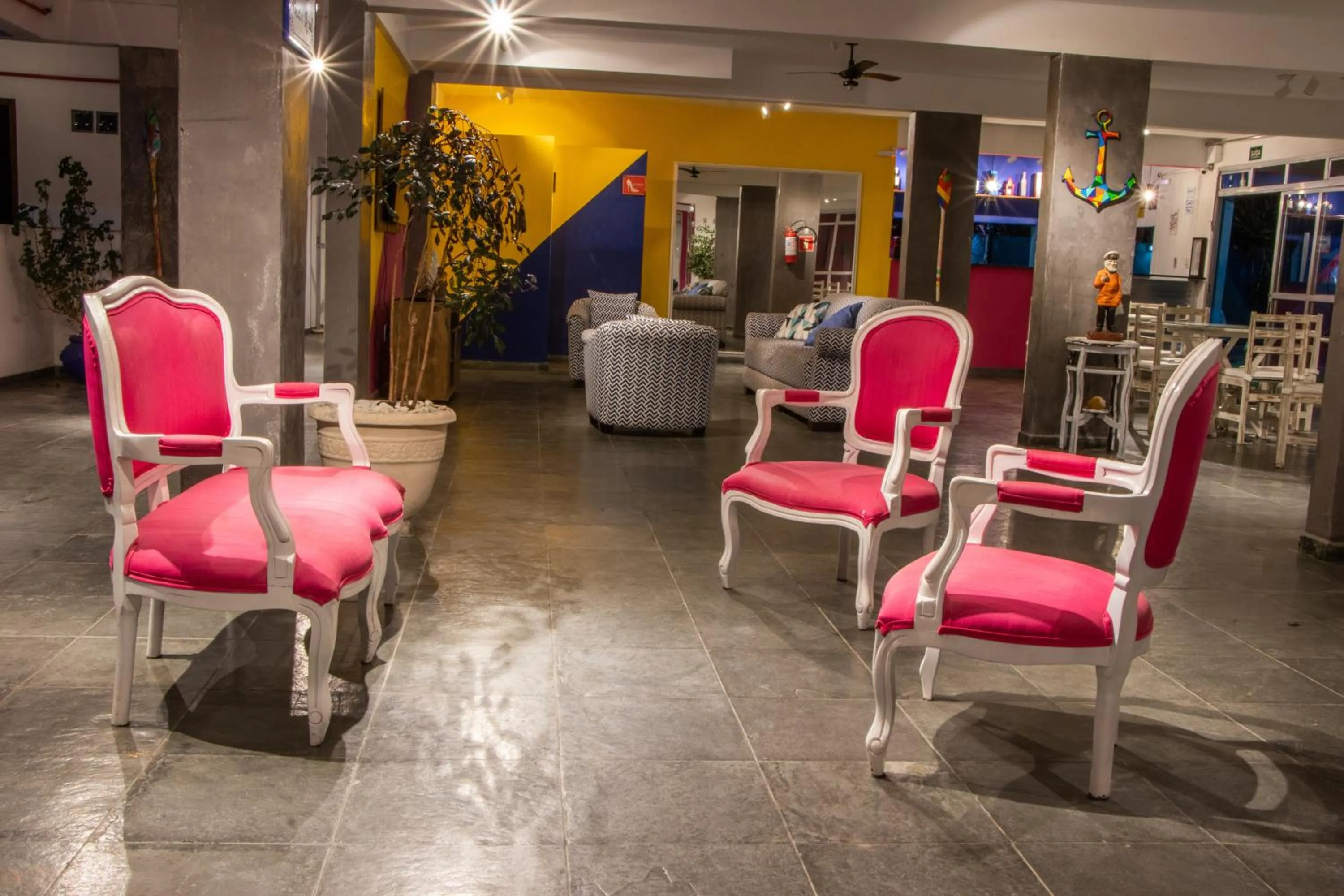 Communal lounge/ TV room in MOVA - Hotel Costa Azul