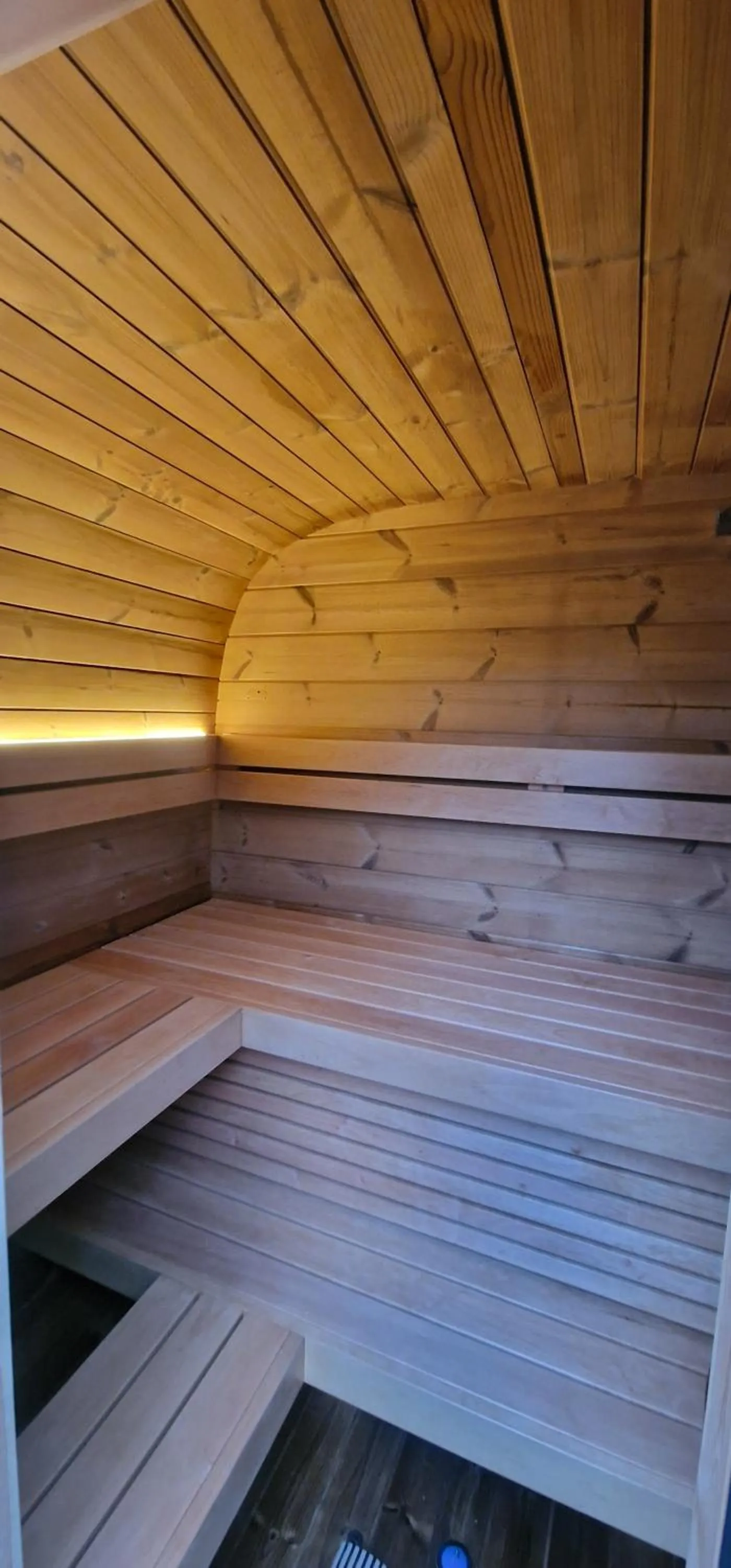 Sauna in The Railway Inn MK - Victorian 3-Bedroom Home with Sauna, Jacuzzi Bath, FAST WI-FI & Free Parking