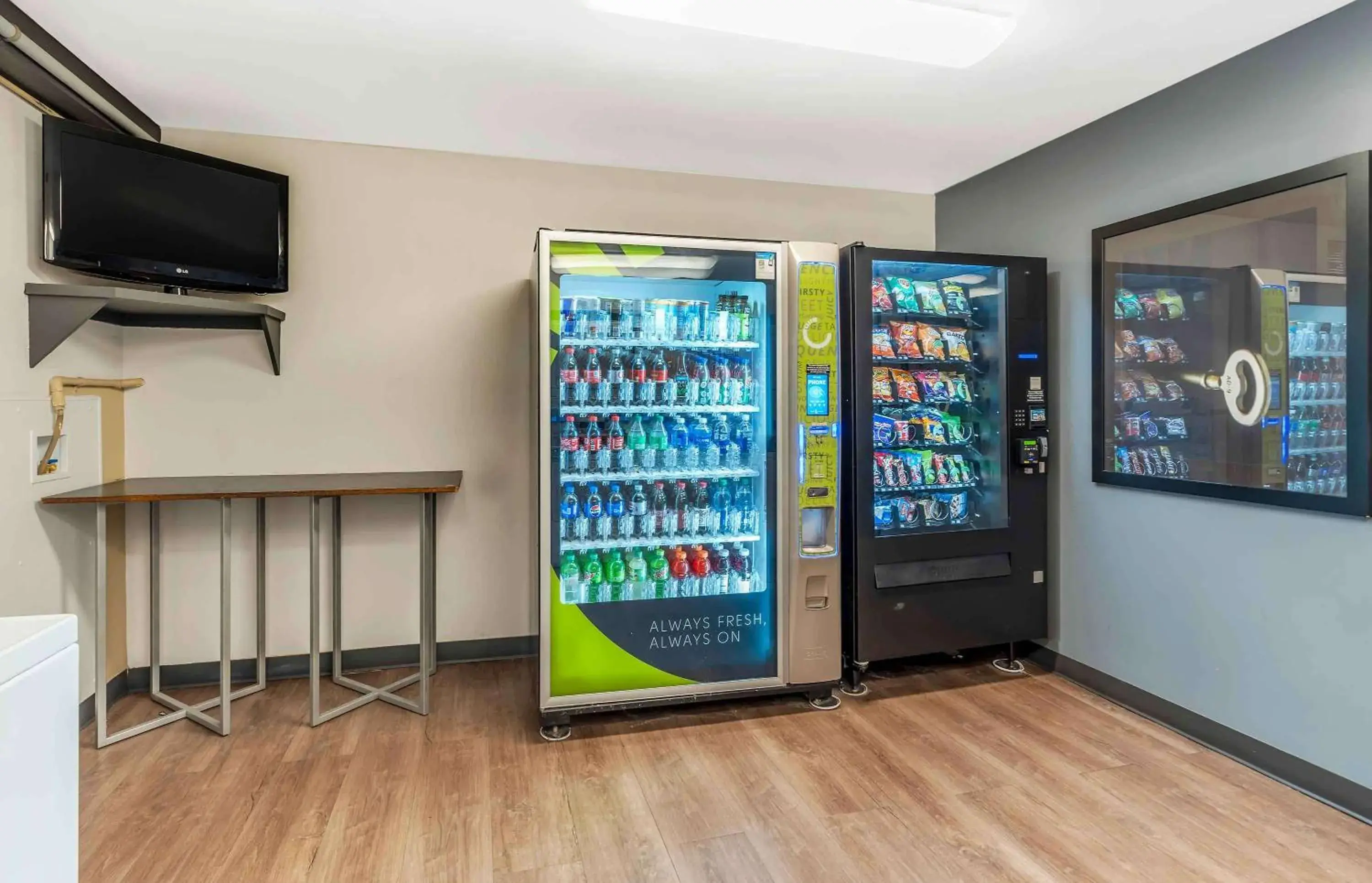 Property building in Extended Stay America Select Suites - Chicago - Naperville - East Property building in Extended Stay America Select Suites - Chicago - Naperville - East