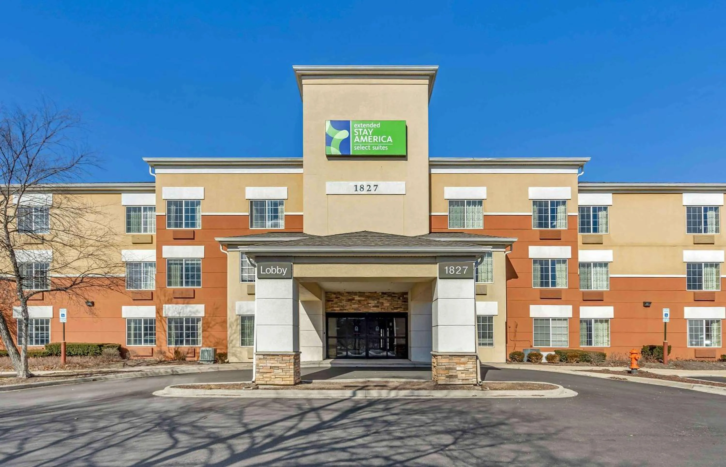 Property building in Extended Stay America Select Suites - Chicago - Naperville - East