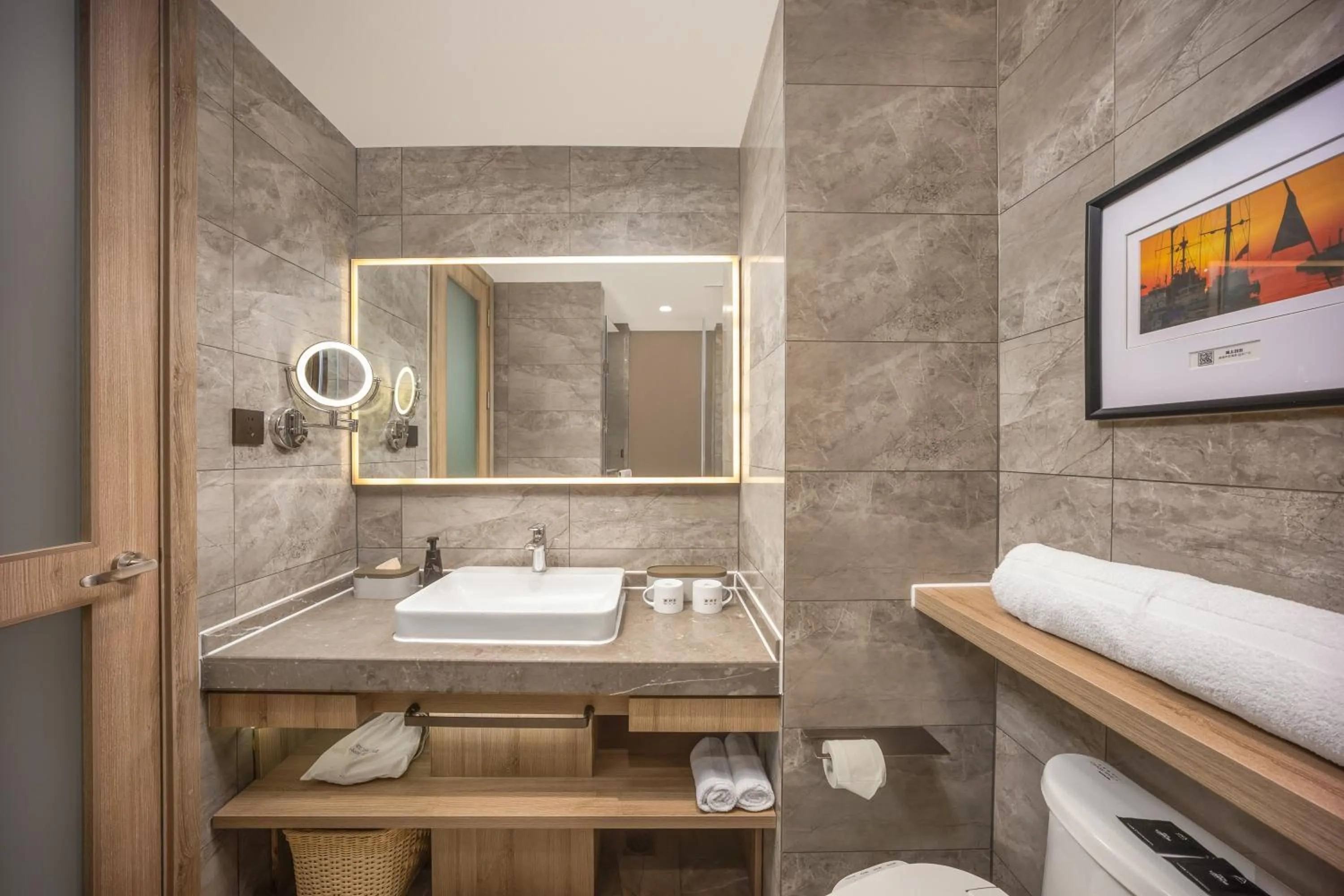 Atour Hotel Weihai City Center