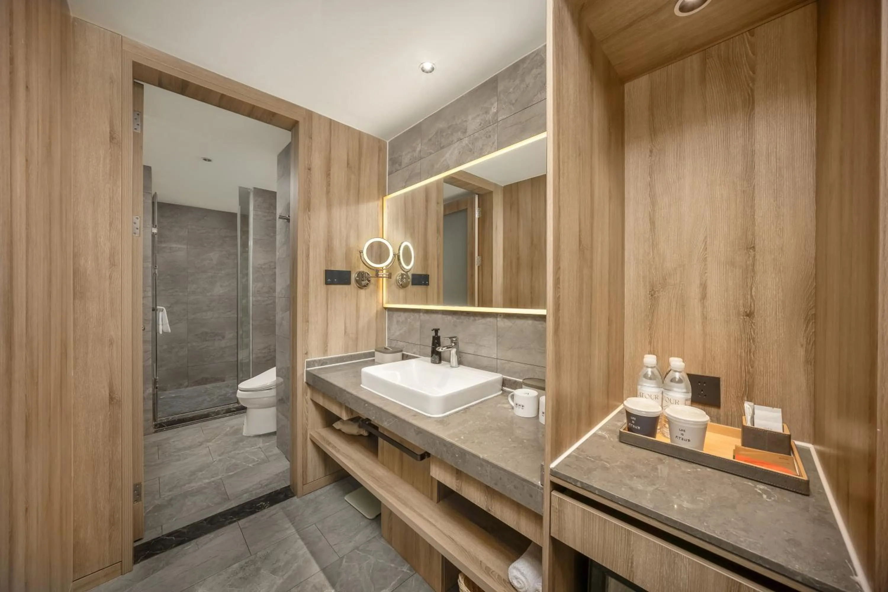 Atour Hotel Weihai City Center