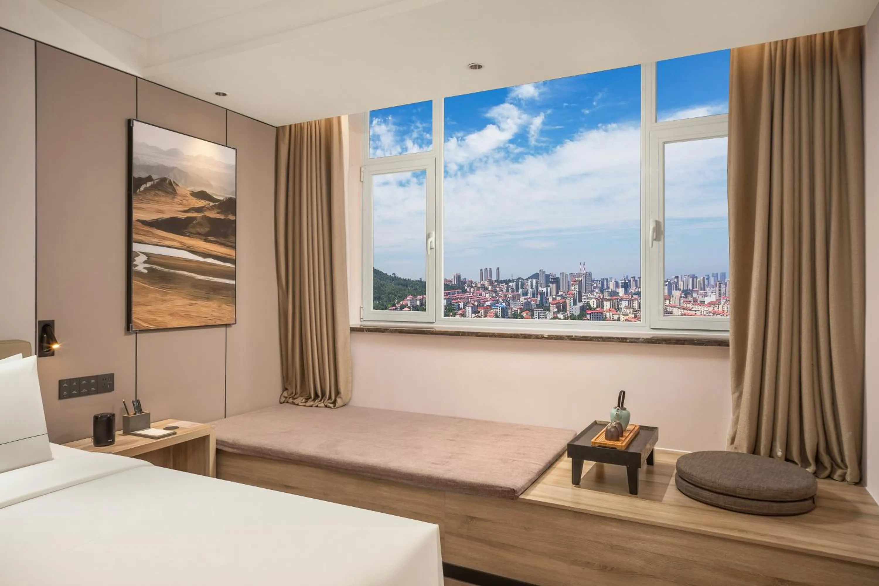 Bed in Atour Hotel Weihai City Center