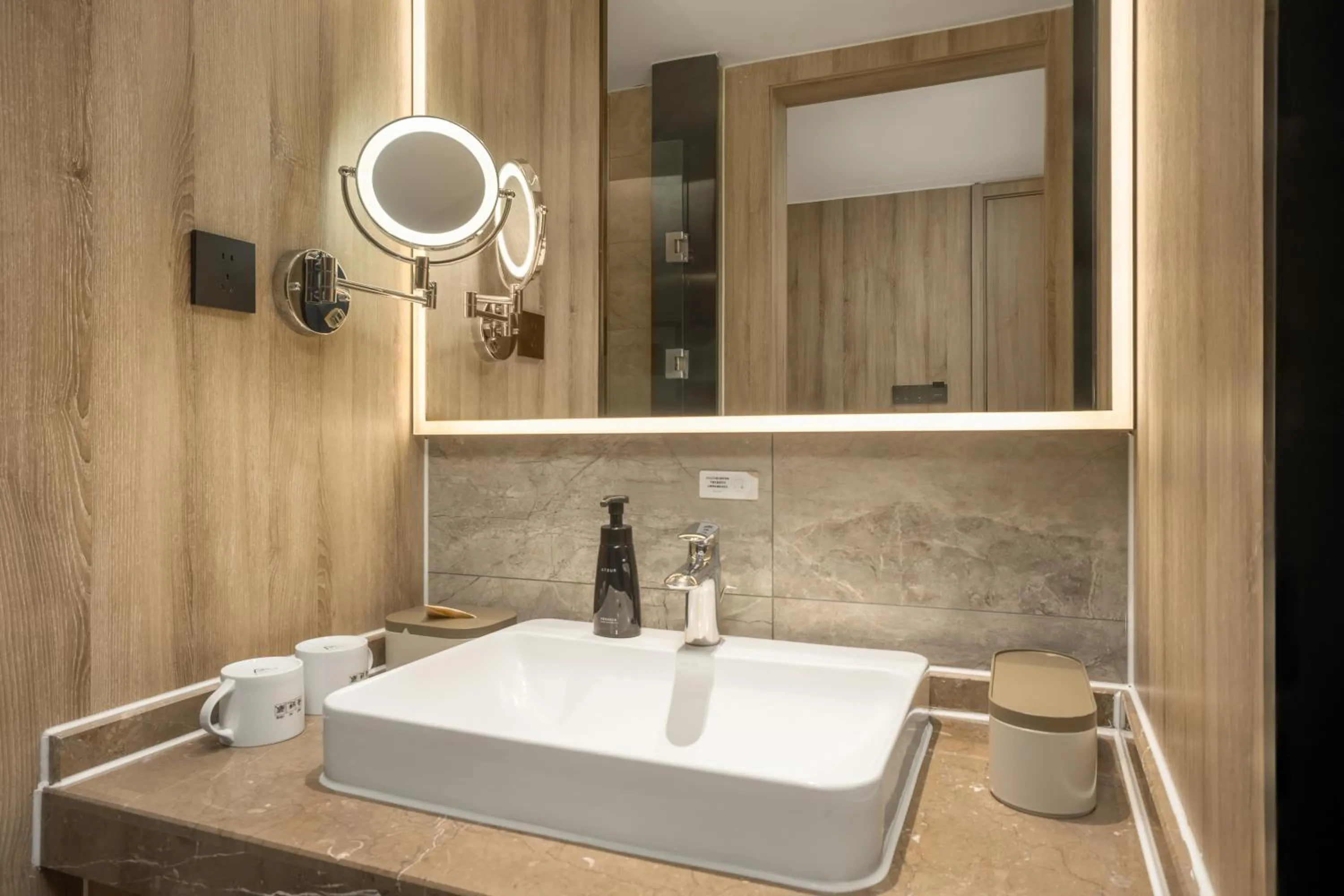 Atour Hotel Weihai City Center