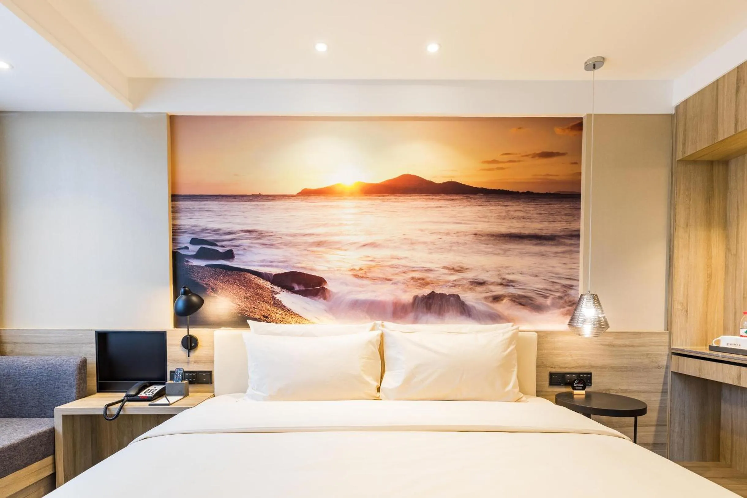 Bed in Atour Hotel Weihai City Center