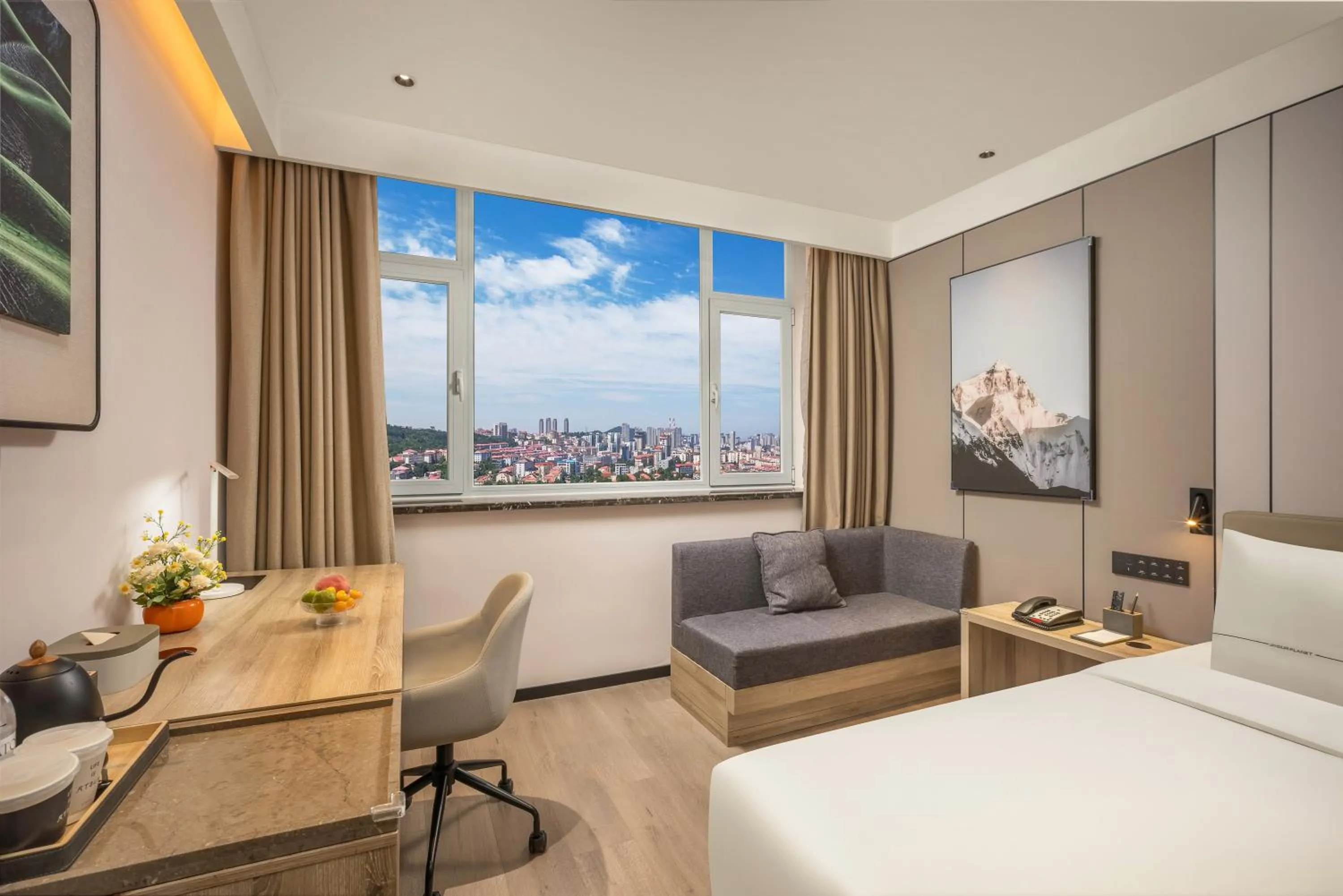 Bed in Atour Hotel Weihai City Center