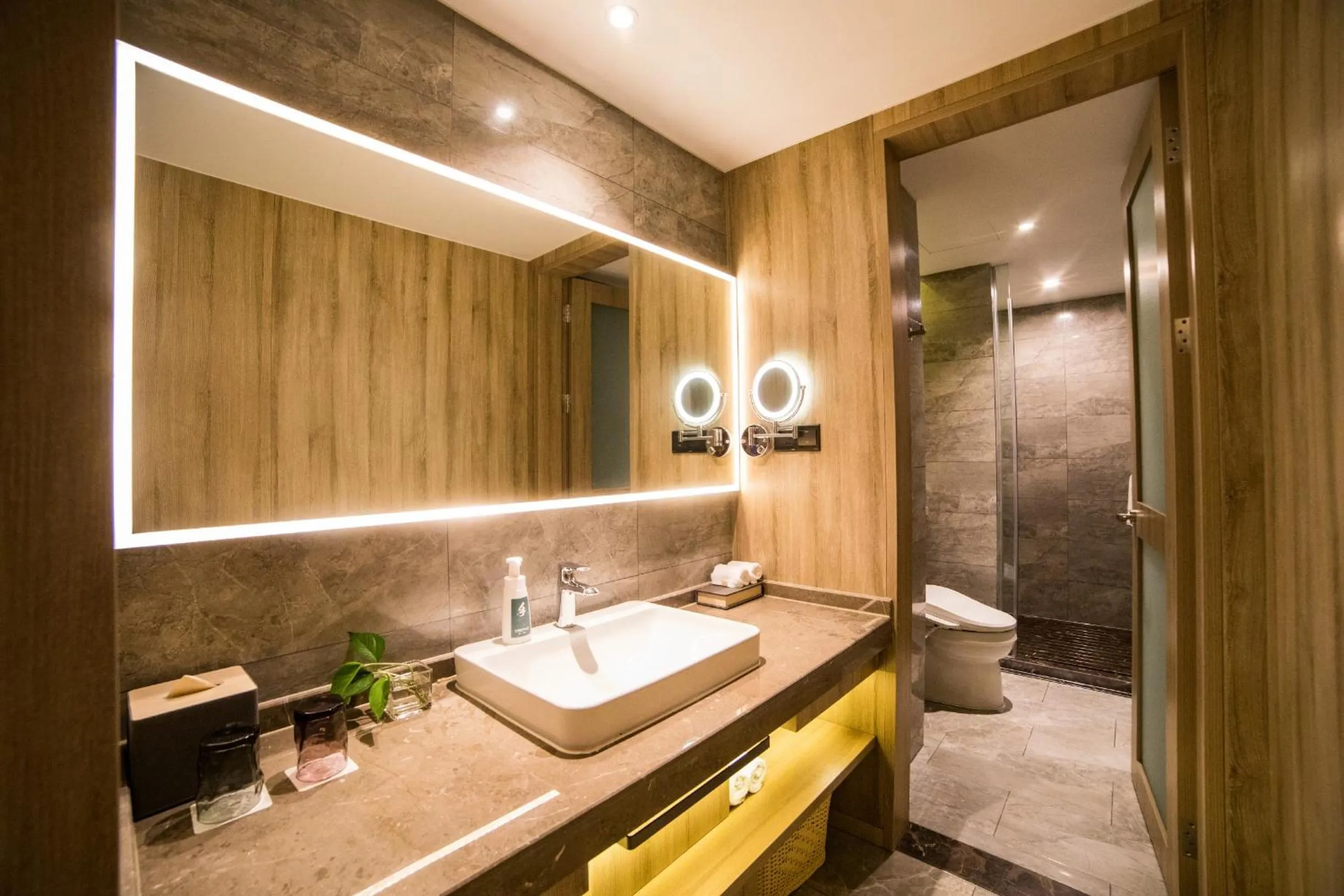 Atour Hotel Weihai City Center