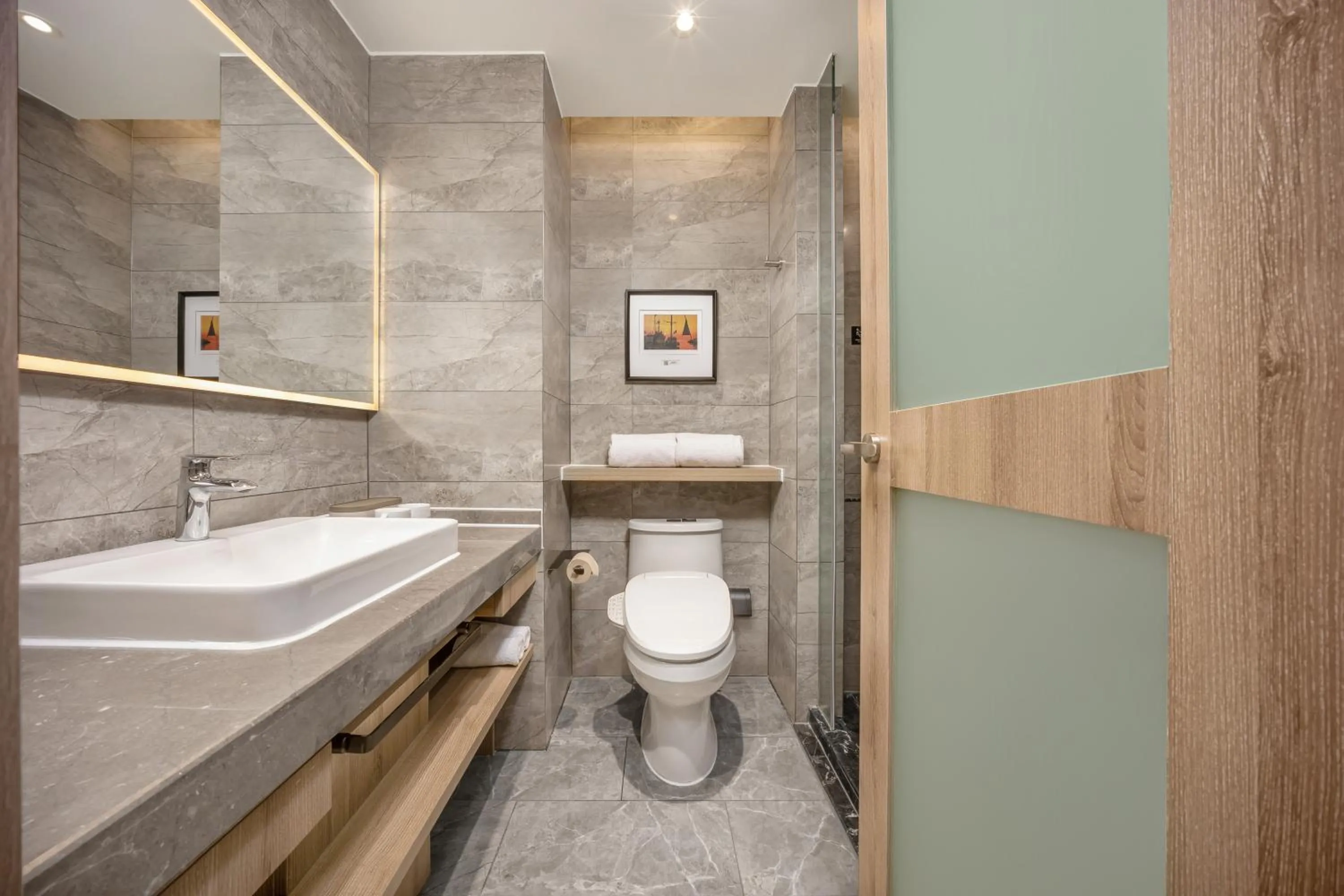 Atour Hotel Weihai City Center