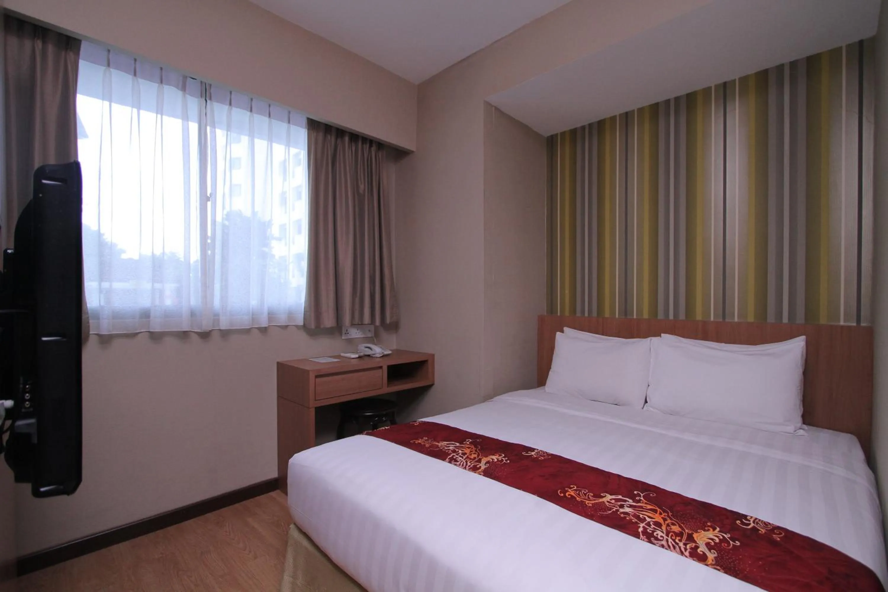 Bed in Likas Square - KK Apartment Suite