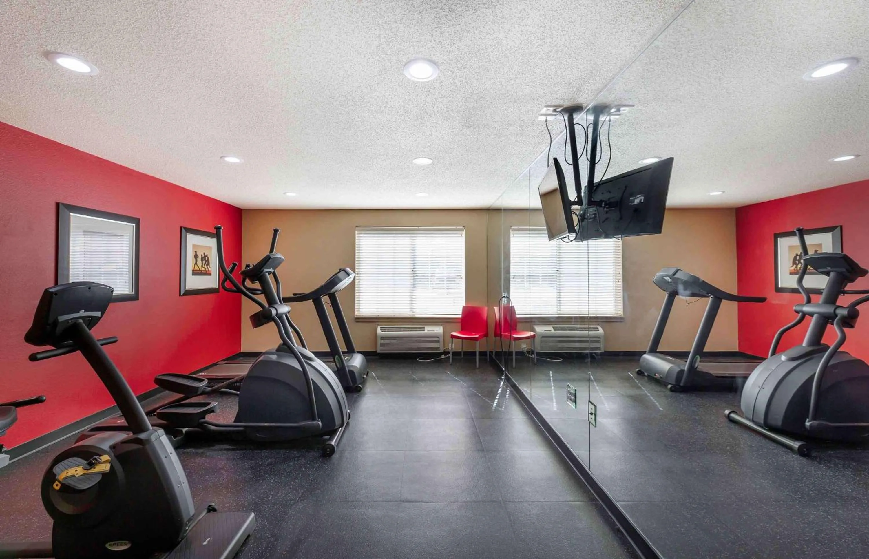 Fitness centre/facilities in Extended Stay America Suites - Cleveland - Airport - North Olmsted