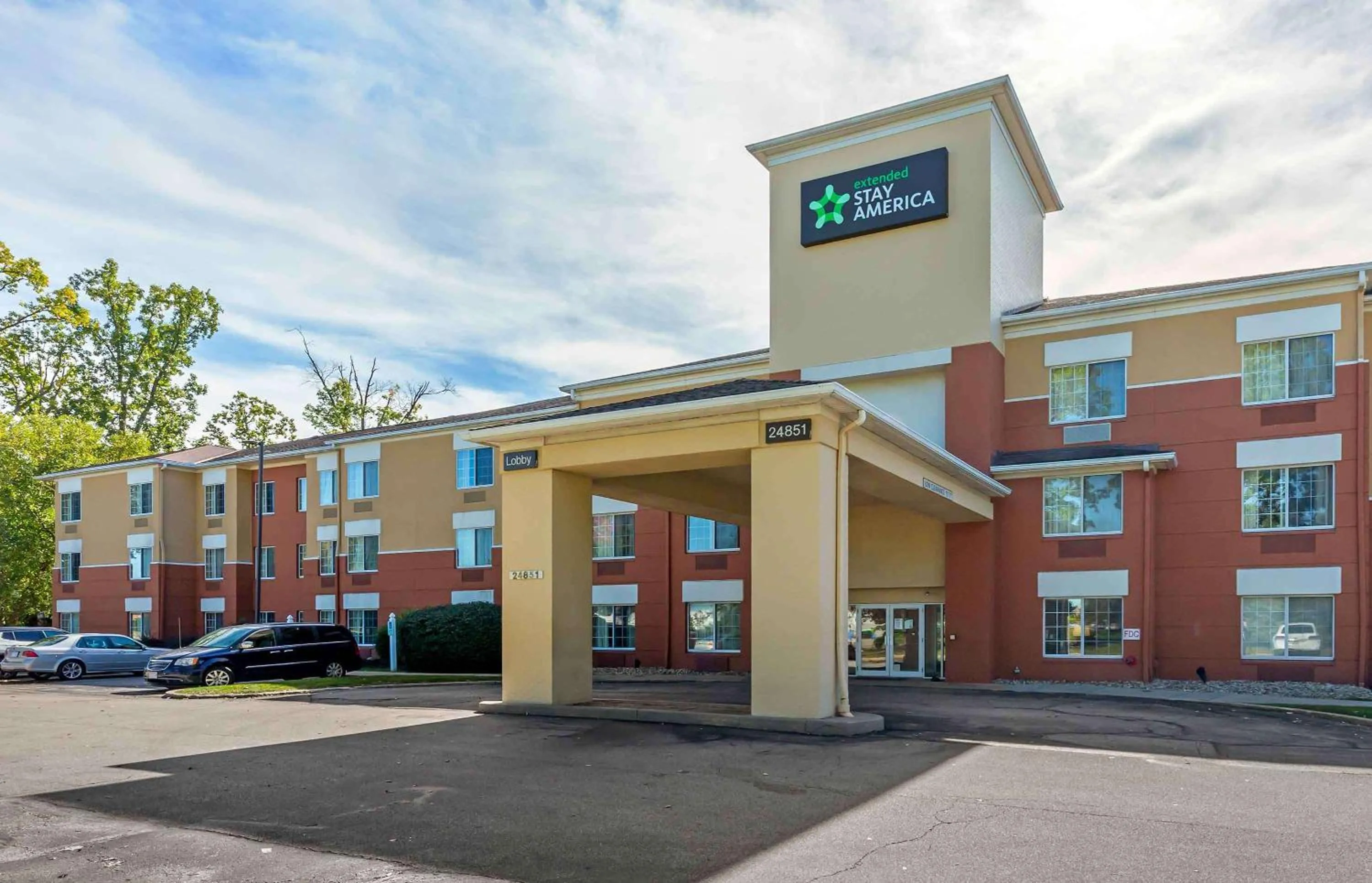 Property building in Extended Stay America Suites - Cleveland - Airport - North Olmsted