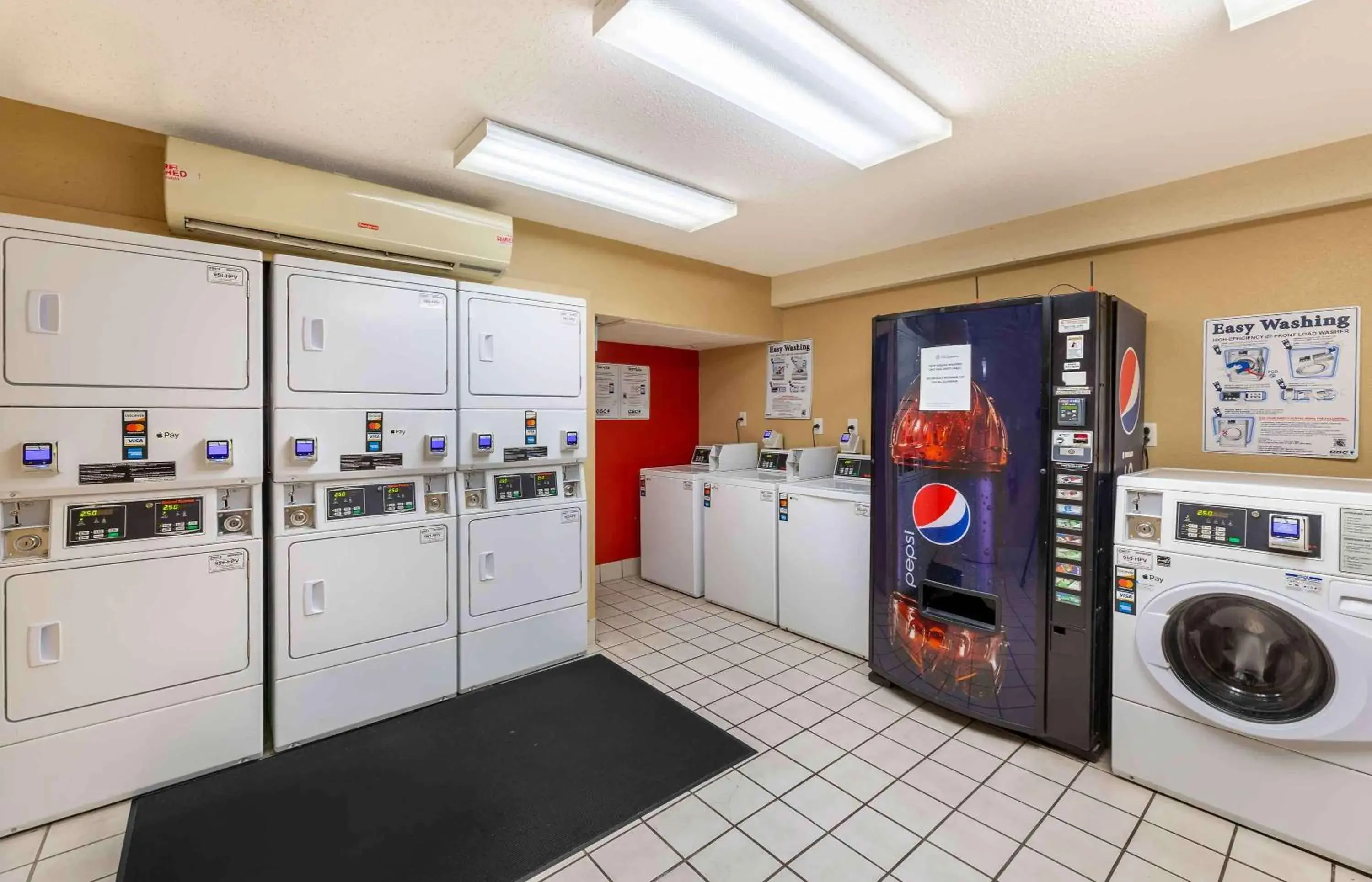 Property building in Extended Stay America Suites - Cleveland - Airport - North Olmsted Property building in Extended Stay America Suites - Cleveland - Airport - North Olmsted