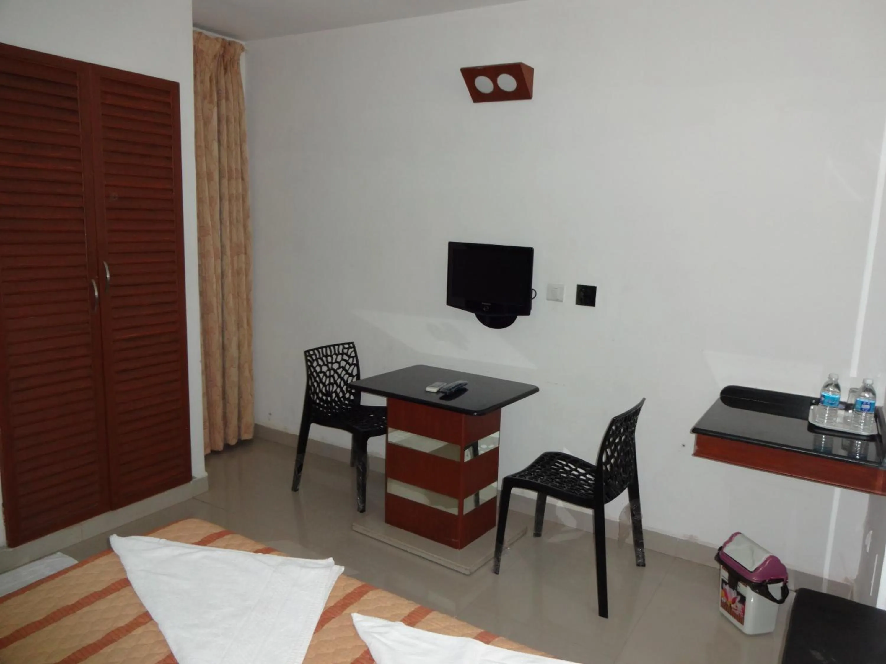 Decorative detail, Bed in Lotus Bay View Hotel