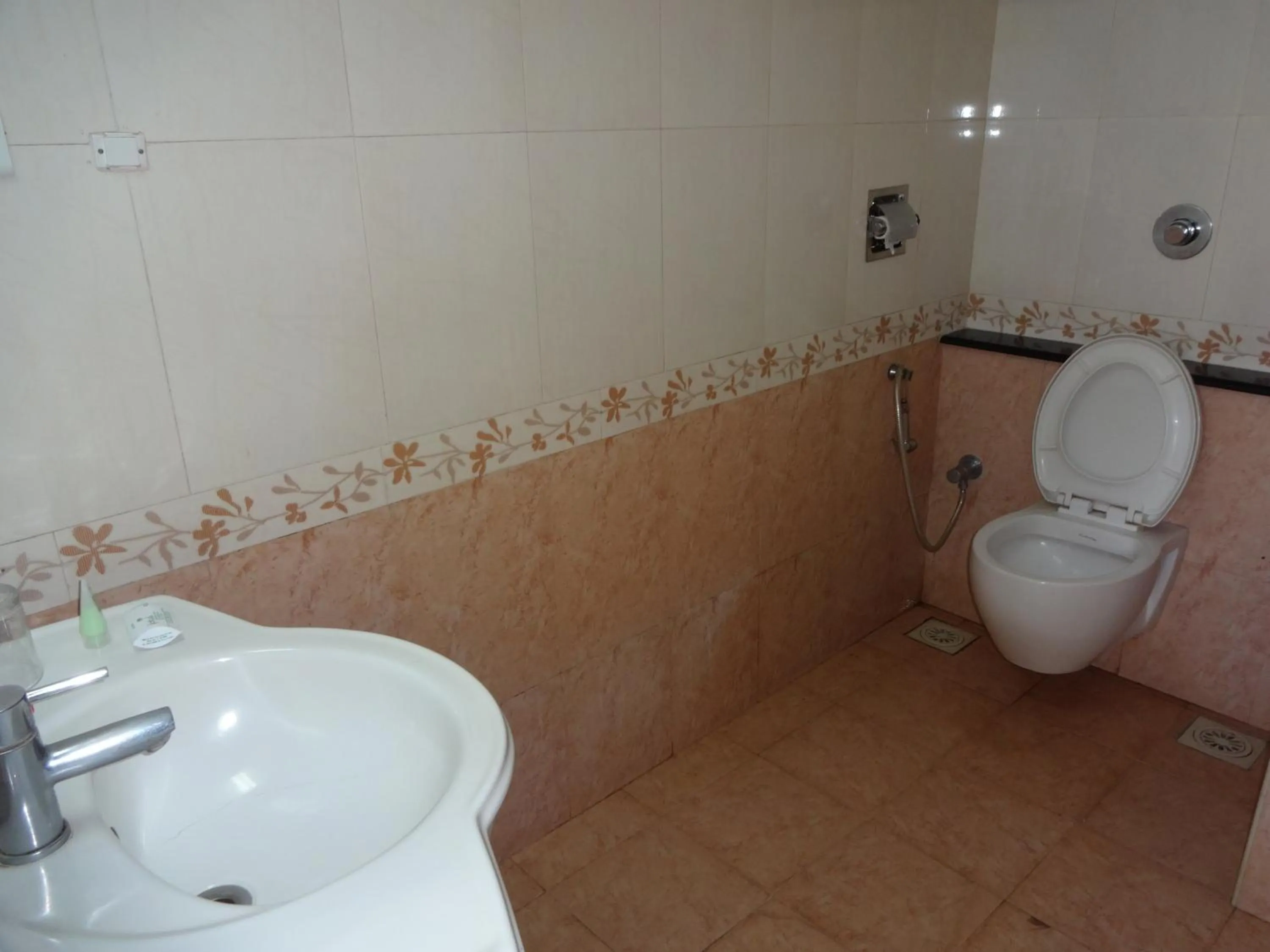 Bathroom in Lotus Bay View Hotel