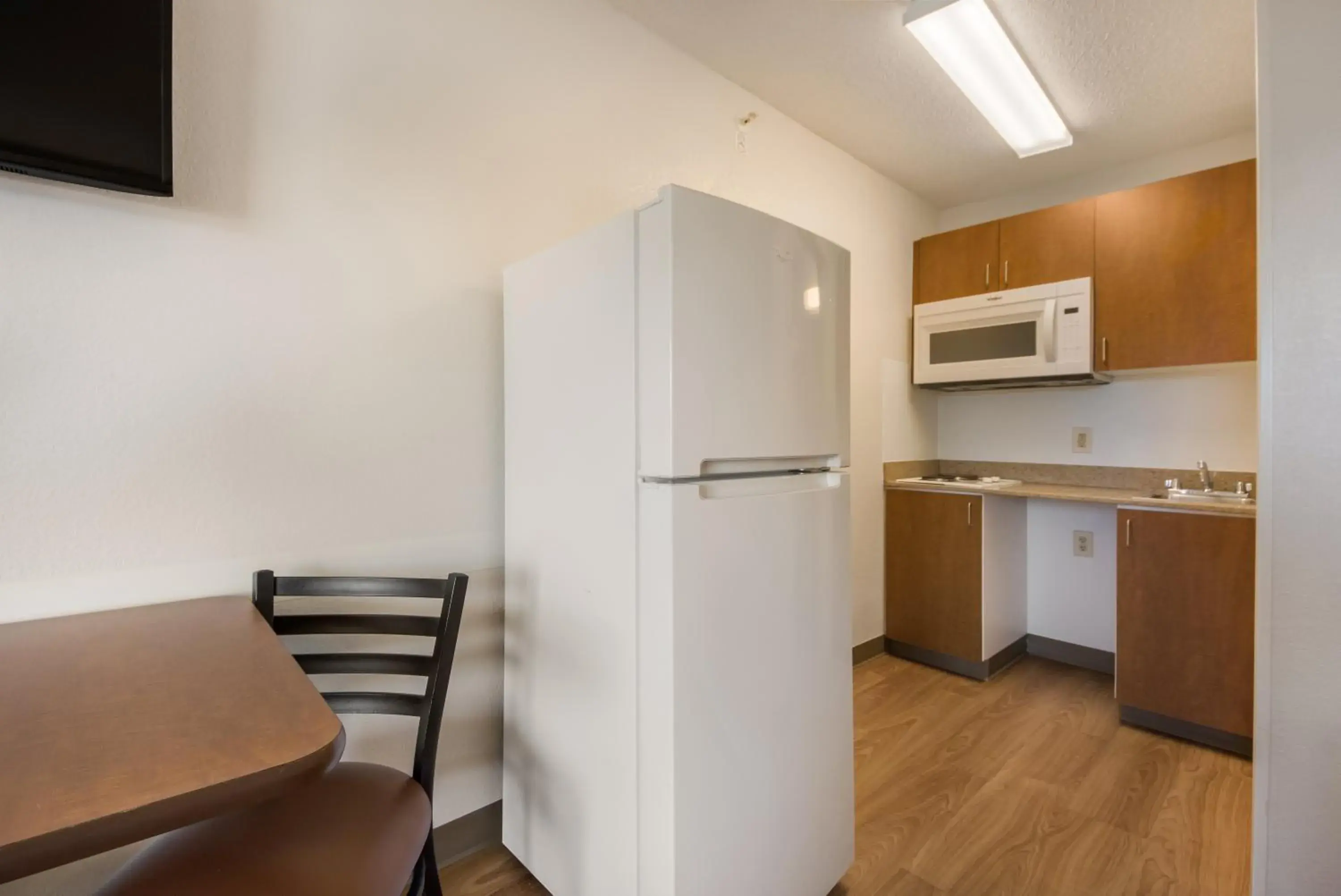 Studio One Queen Room Non-Smoking in HomeTowne Studios by Red Roof Dallas - Mesquite Studio One Queen Room Non-Smoking in HomeTowne Studios by Red Roof Dallas - Mesquite