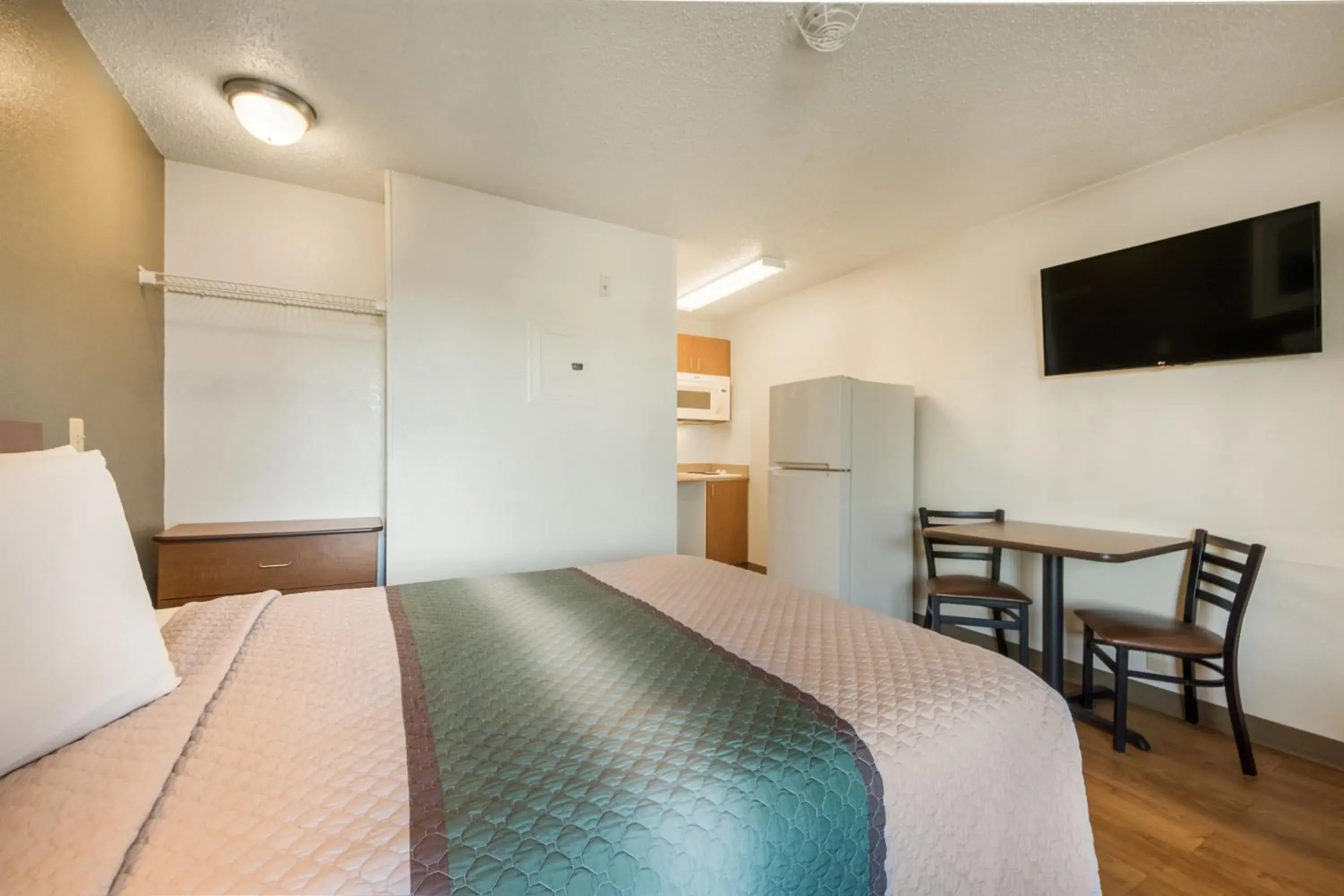 Studio One Double Room Non-Smoking in HomeTowne Studios by Red Roof Dallas - Mesquite Studio One Double Room Non-Smoking in HomeTowne Studios by Red Roof Dallas - Mesquite