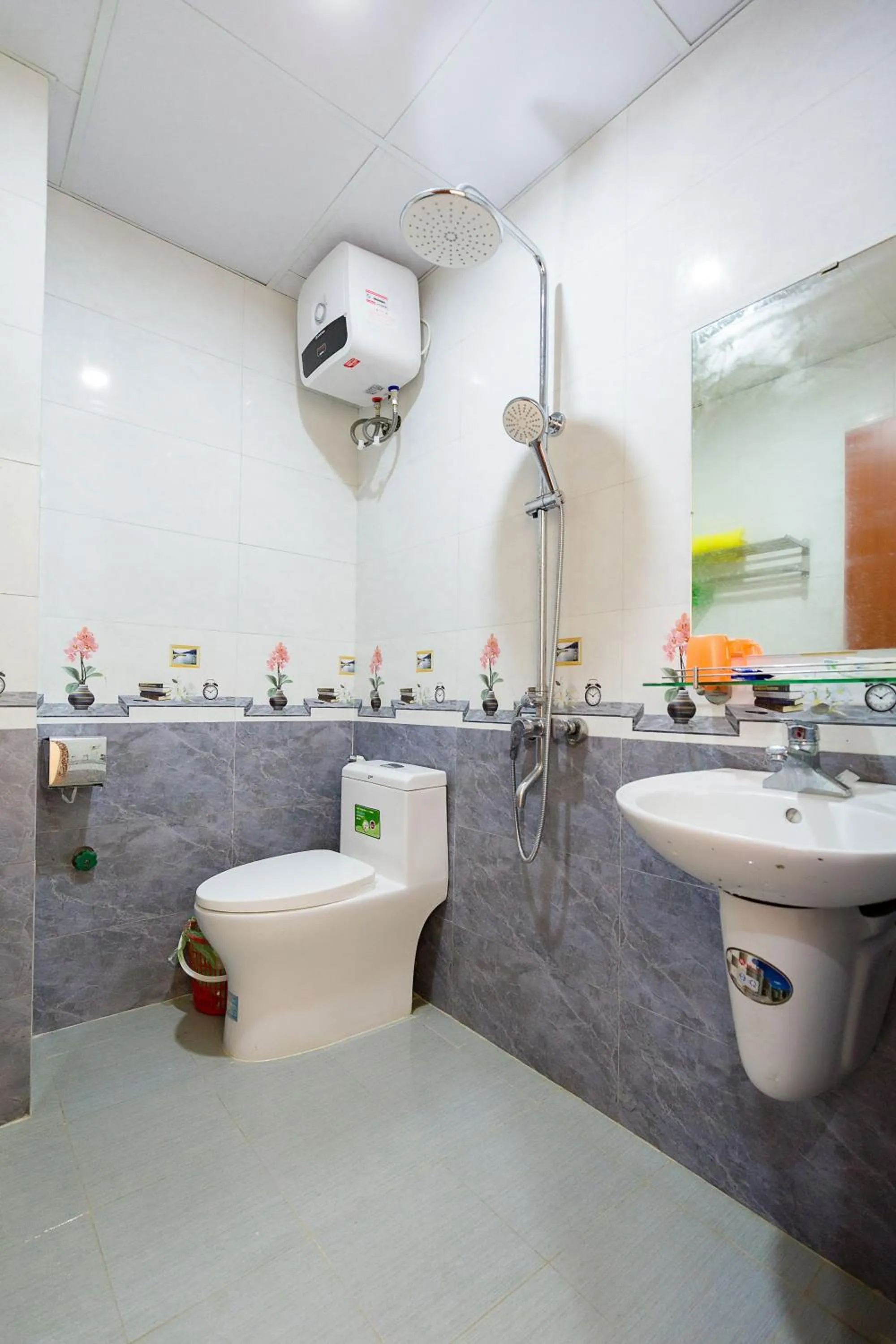 Bathroom in Quang Minh Hotel