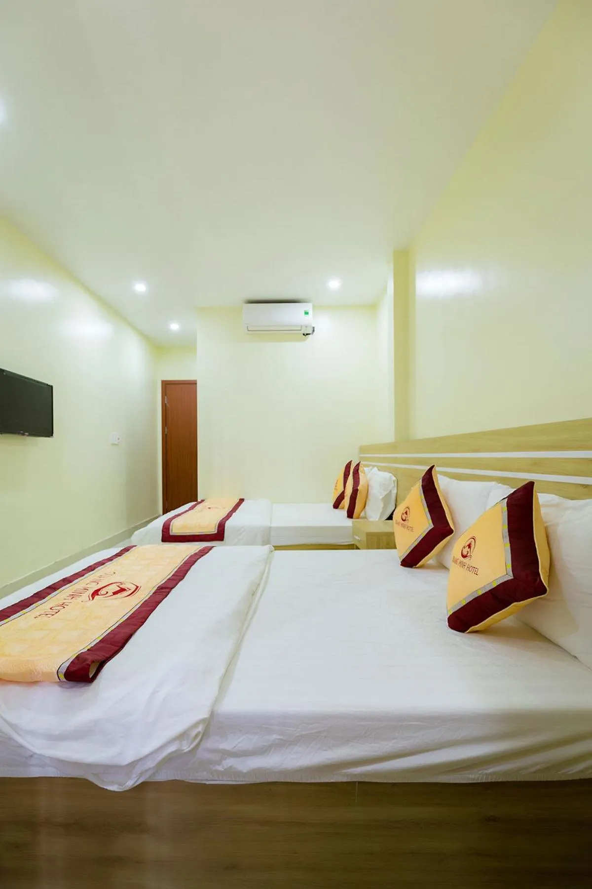 Bed in Quang Minh Hotel