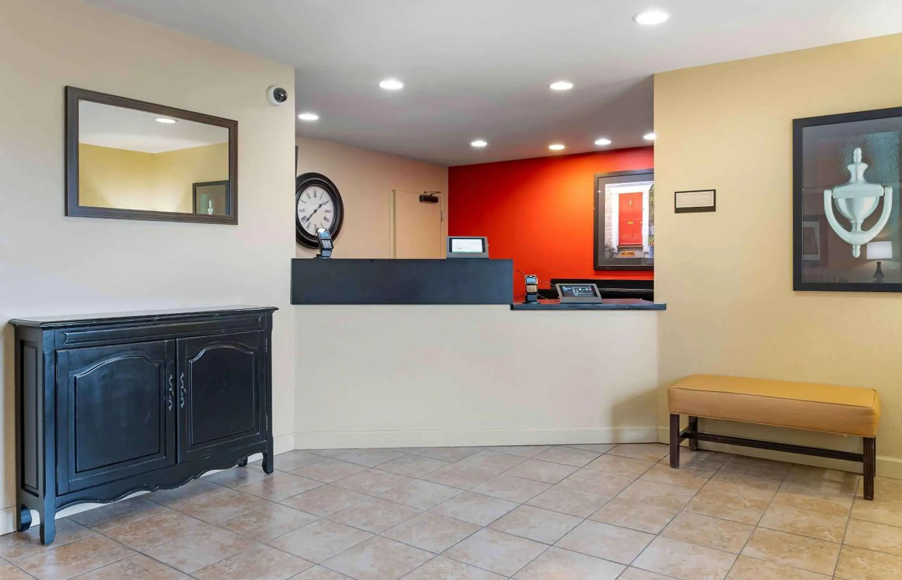 Lobby or reception in Extended Stay America Select Suites - South Bend - Mishawaka - South Lobby or reception in Extended Stay America Select Suites - South Bend - Mishawaka - South