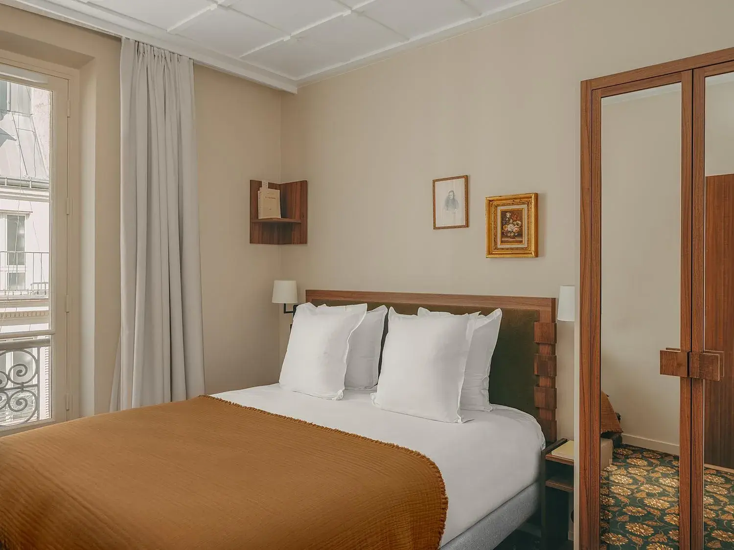 Bedroom, Bed in Hôtel du Savoir Bedroom, Bed in Hôtel du Savoir