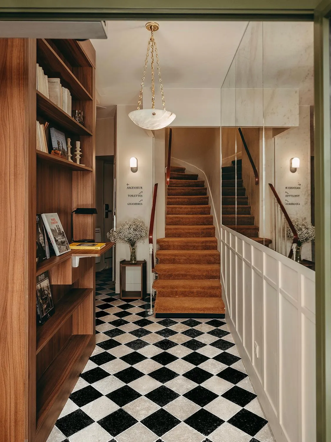 Lobby or reception in Hôtel du Savoir