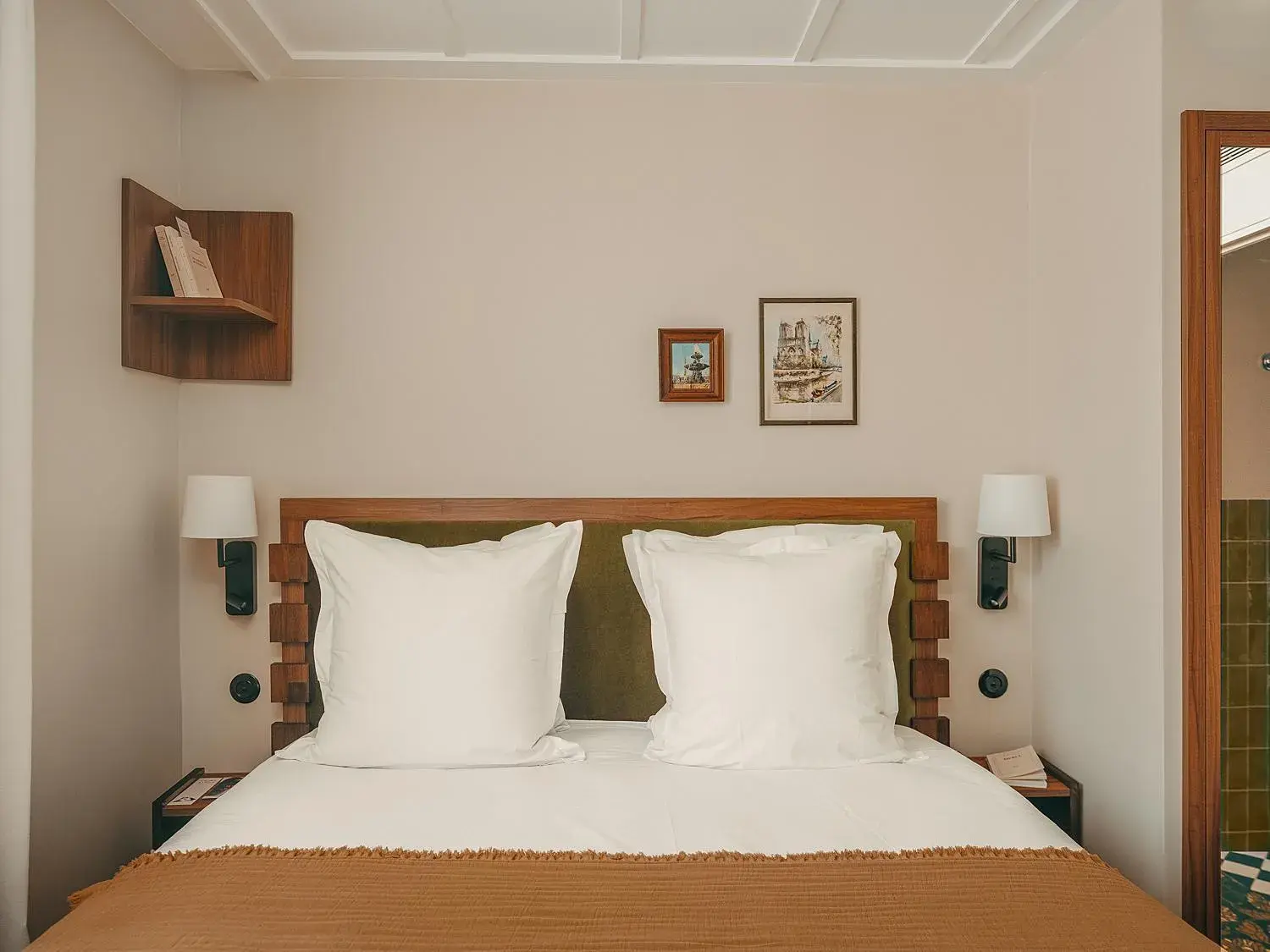 Double Room with Balcony in Hôtel du Savoir Double Room with Balcony in Hôtel du Savoir