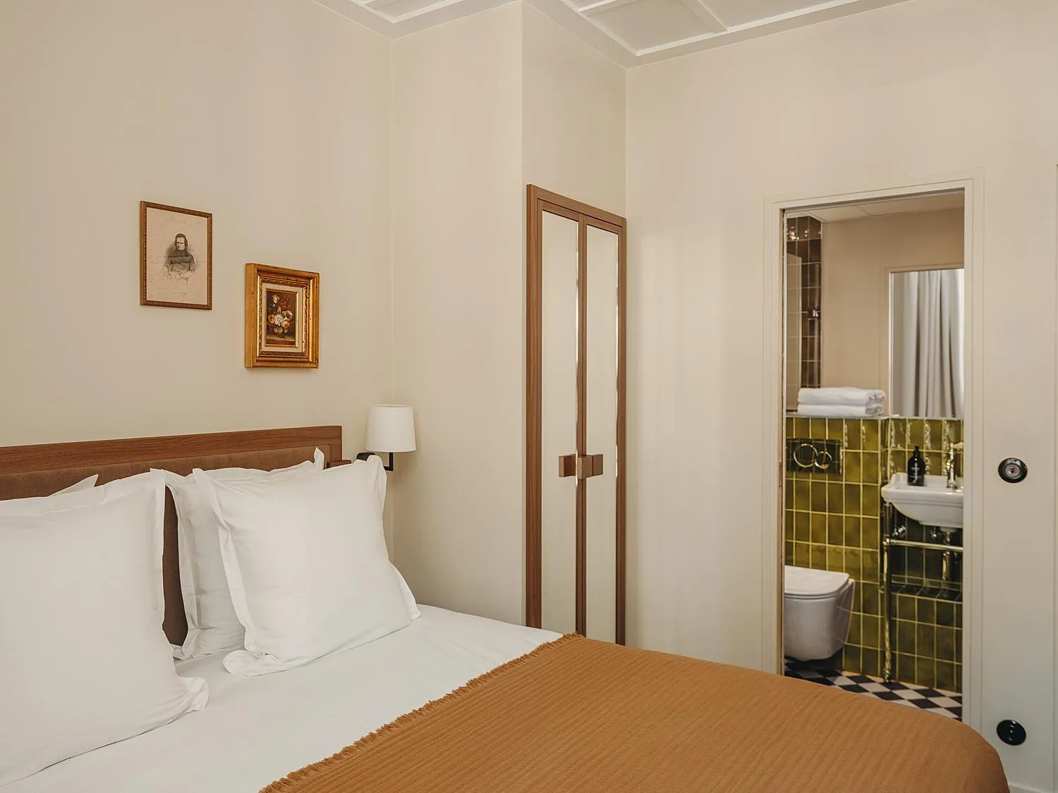 Bedroom, Bed in Hôtel du Savoir