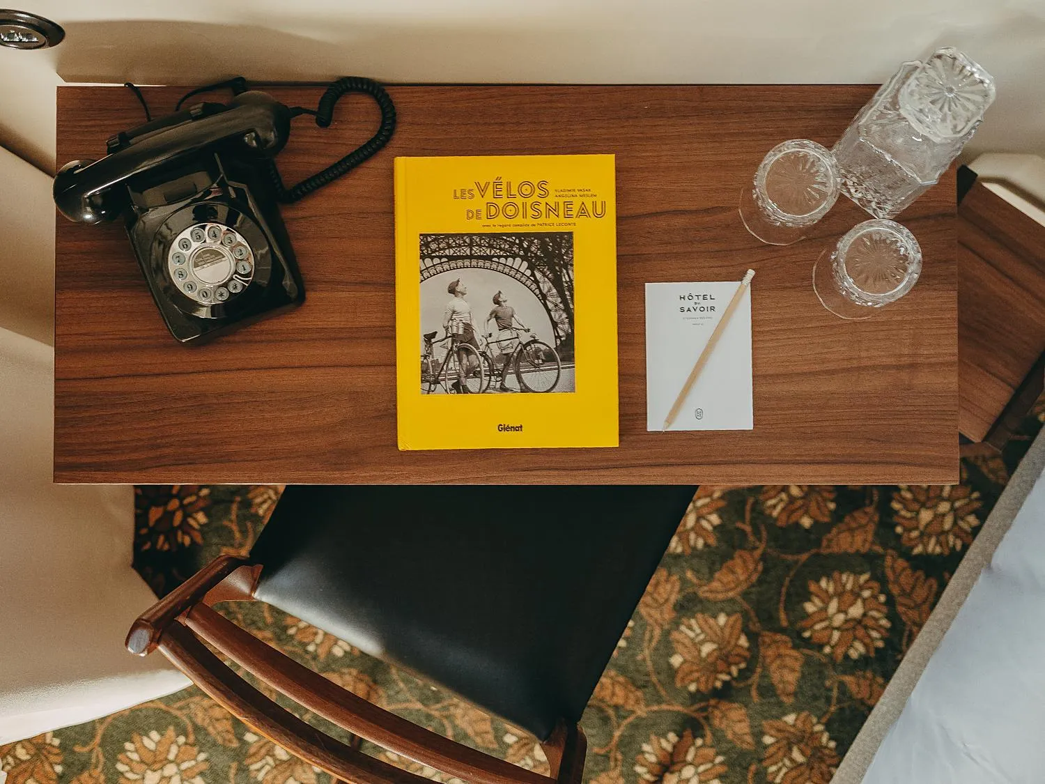 Decorative detail in Hôtel du Savoir