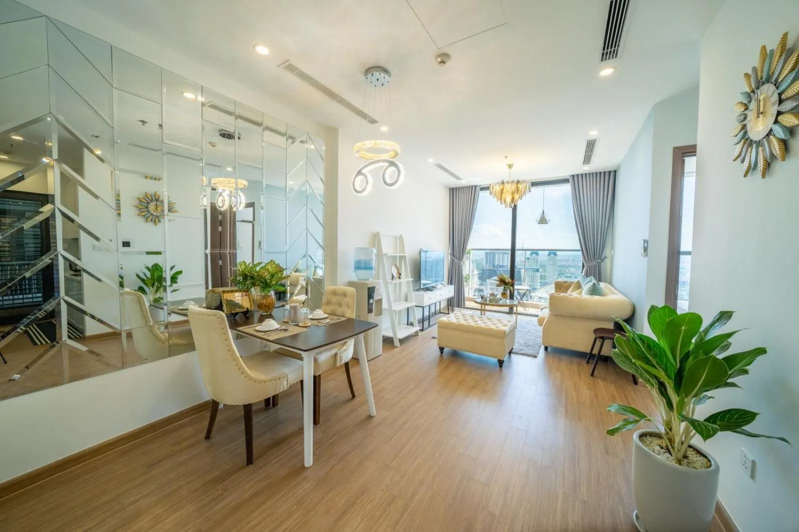 Dining area in QMP - Vinhomes Skylake