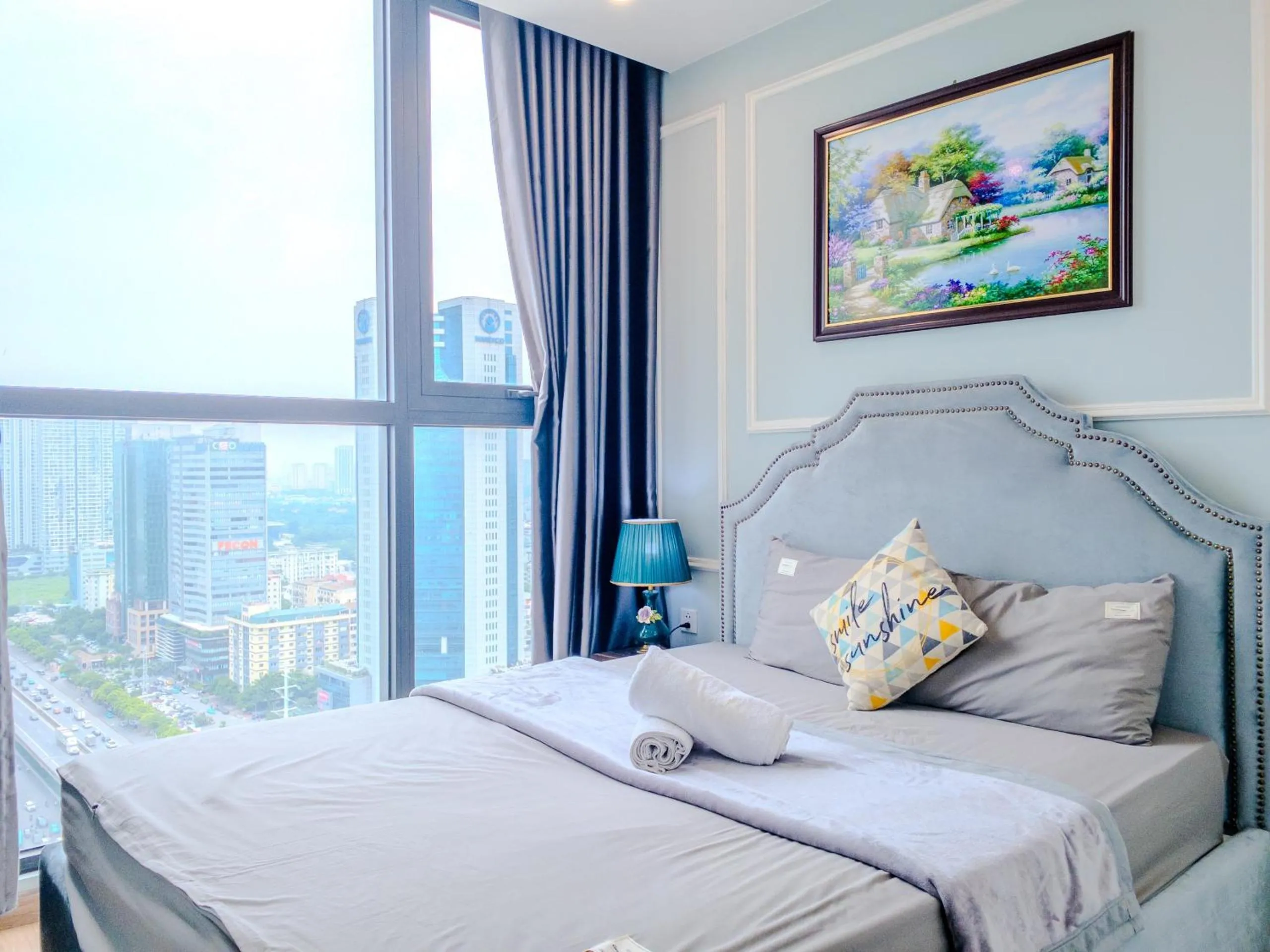 Bed in QMP - Vinhomes Skylake
