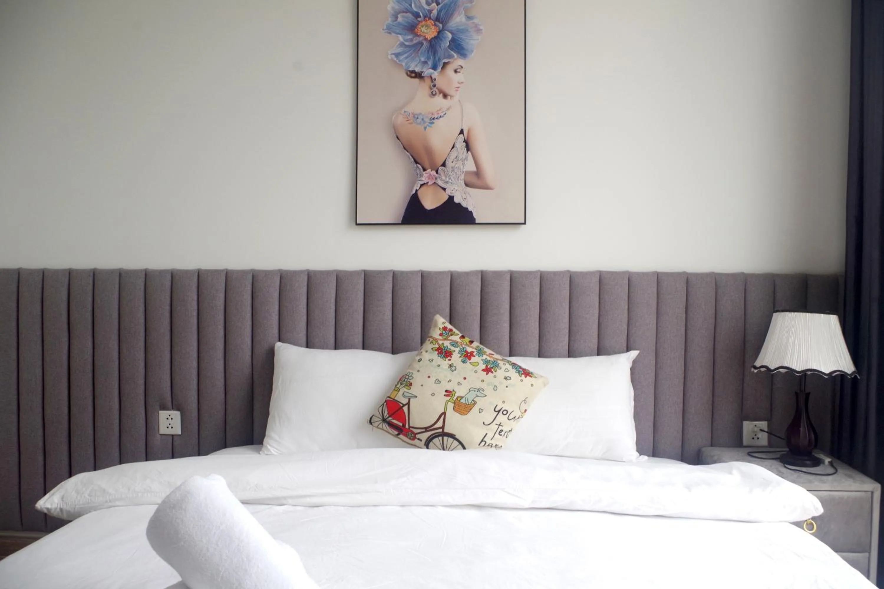 Bed in QMP - Vinhomes Skylake