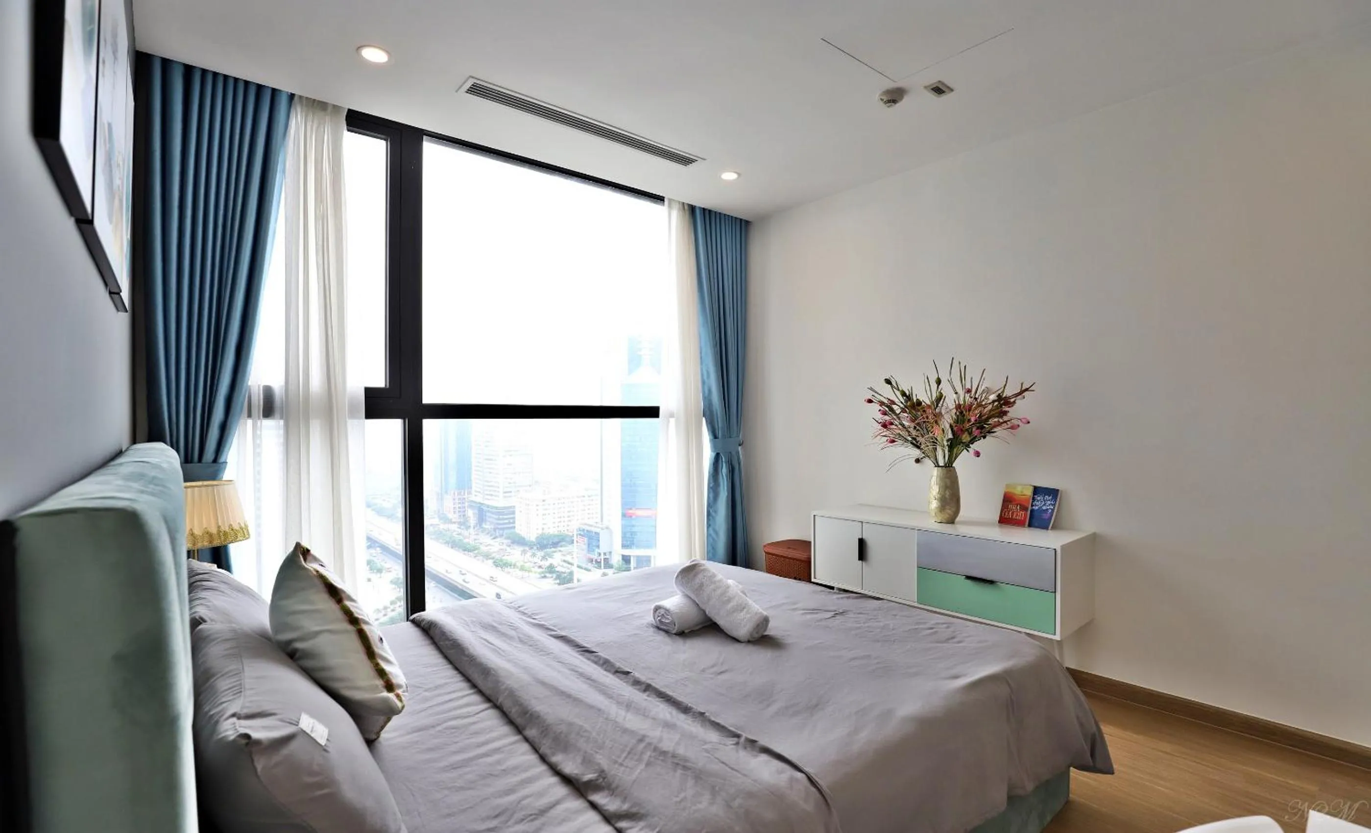Bed in QMP - Vinhomes Skylake