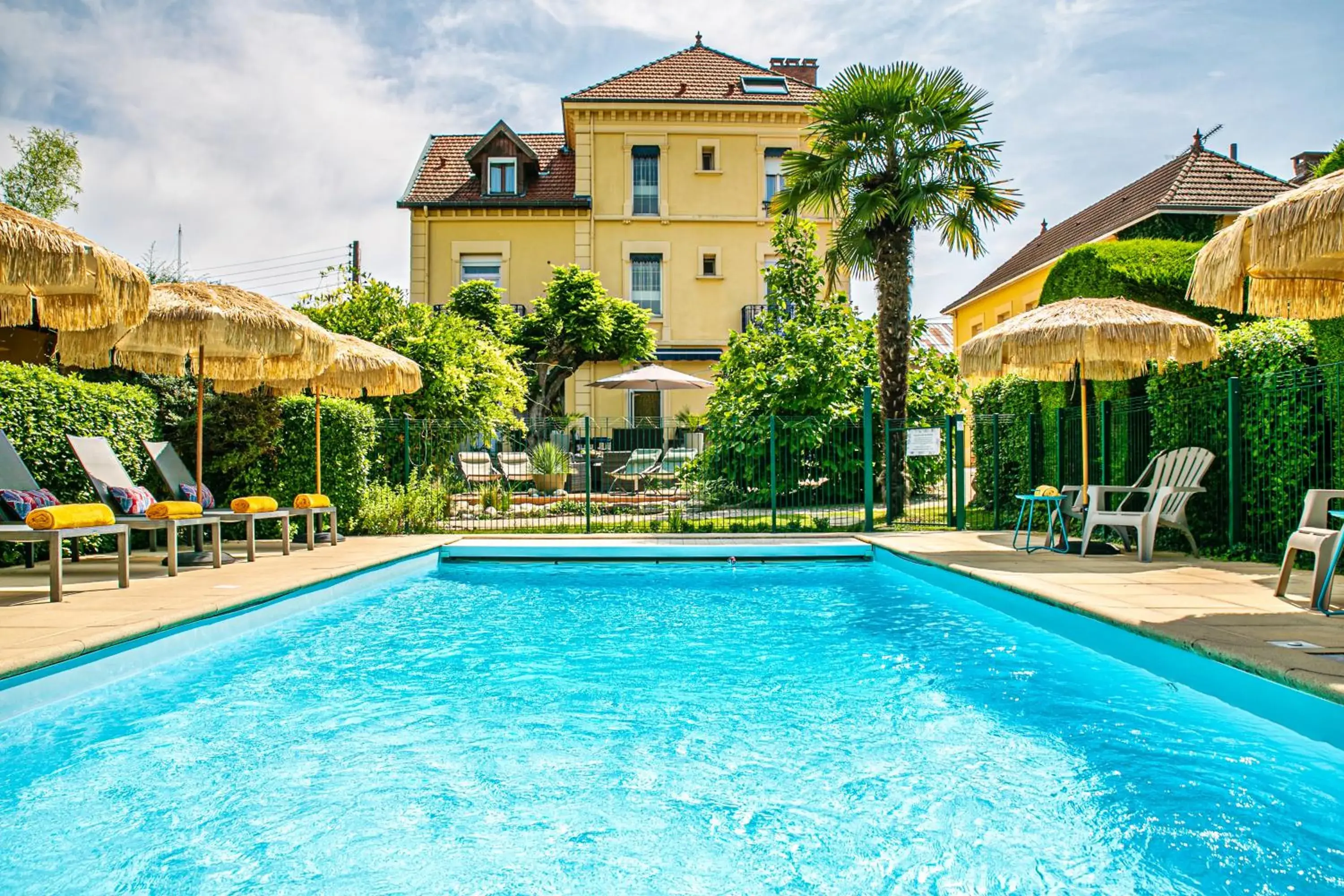 HOTEL DES DAUPHINS HOTEL DES DAUPHINS