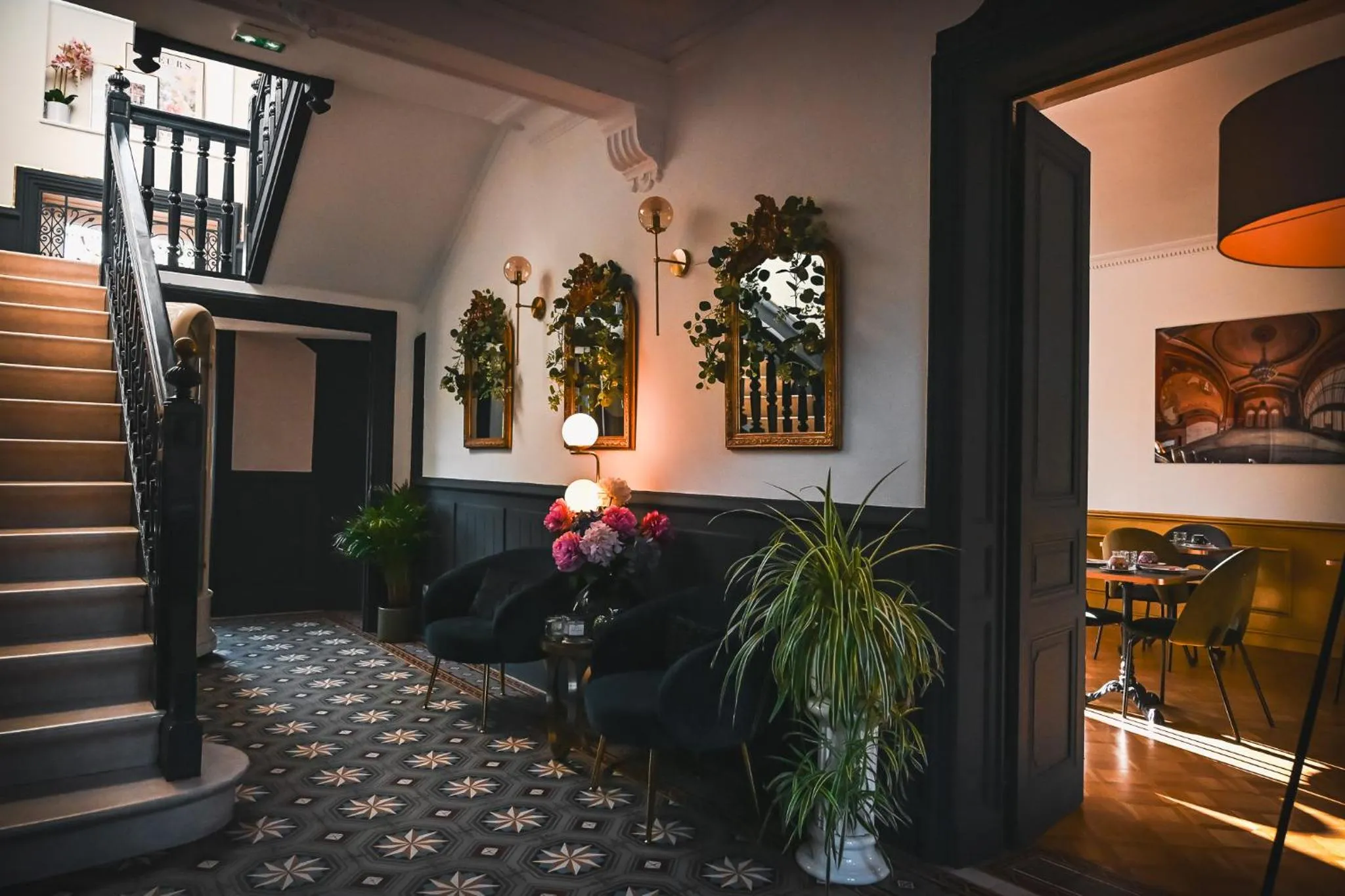 HOTEL DES DAUPHINS