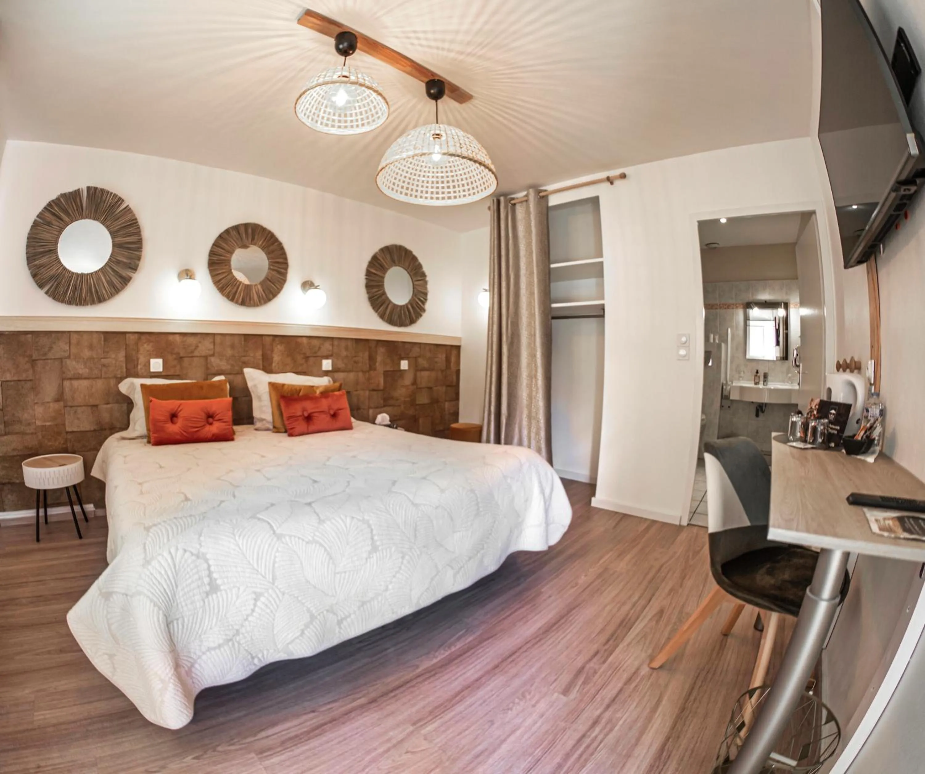 Double Room - Disability Access in HOTEL DES DAUPHINS
