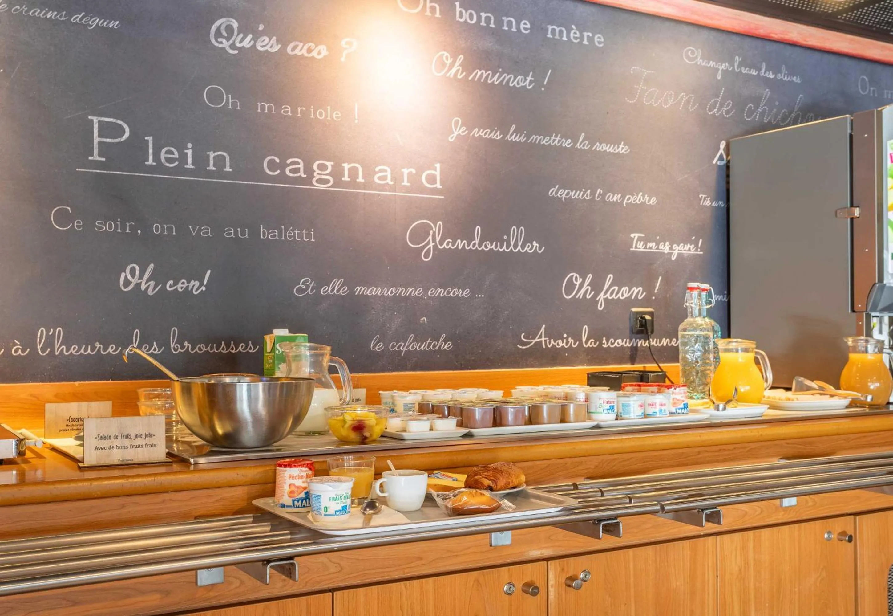 Buffet breakfast in B&B HOTEL Marseille Bonneveine