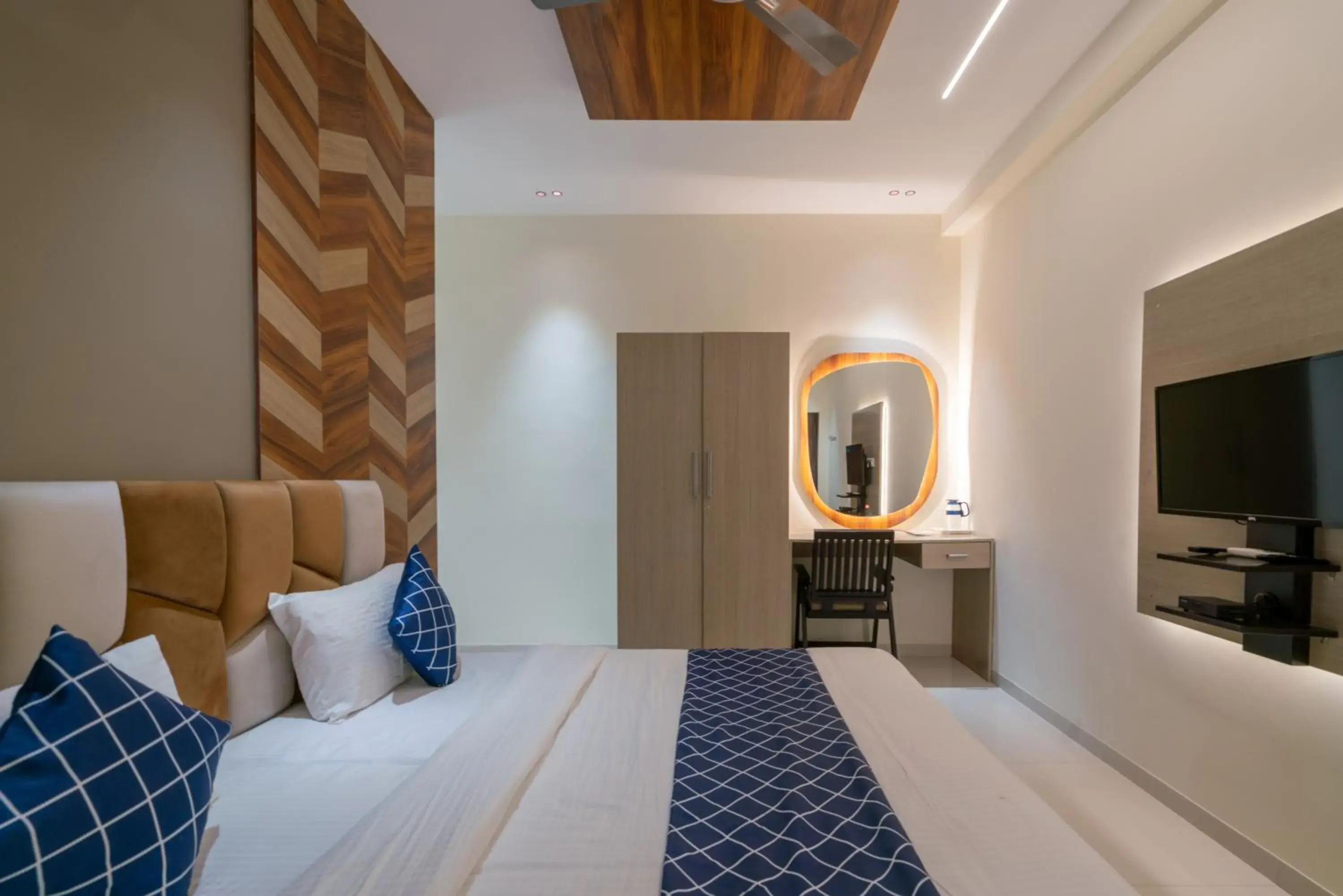 Deluxe Double Room - single occupancy in THE SURRYA MAX RESIDENCY Deluxe Double Room - single occupancy in THE SURRYA MAX RESIDENCY