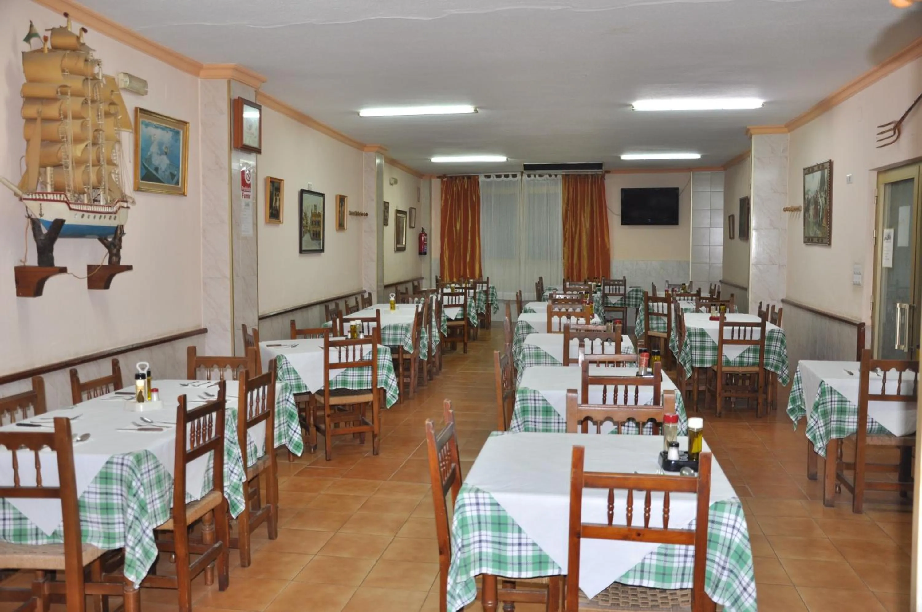 Restaurant/places to eat in Hotel Muñoz