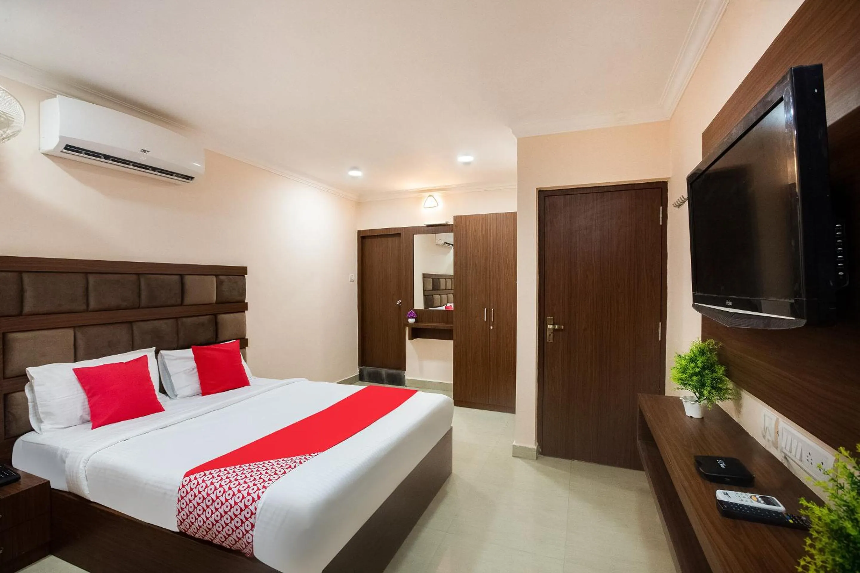 Bedroom in Hotel Park Tower