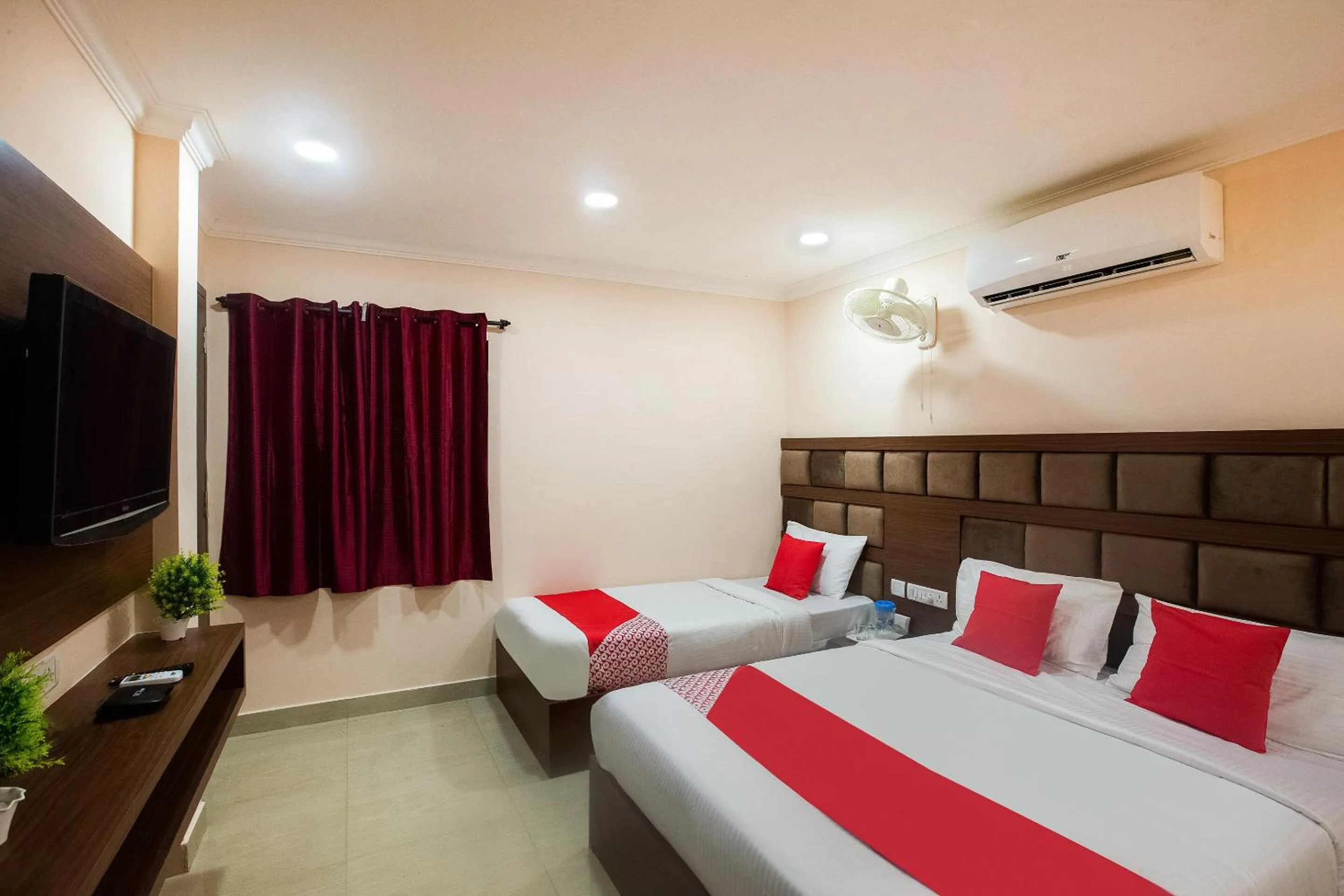 Bedroom in Hotel Park Tower