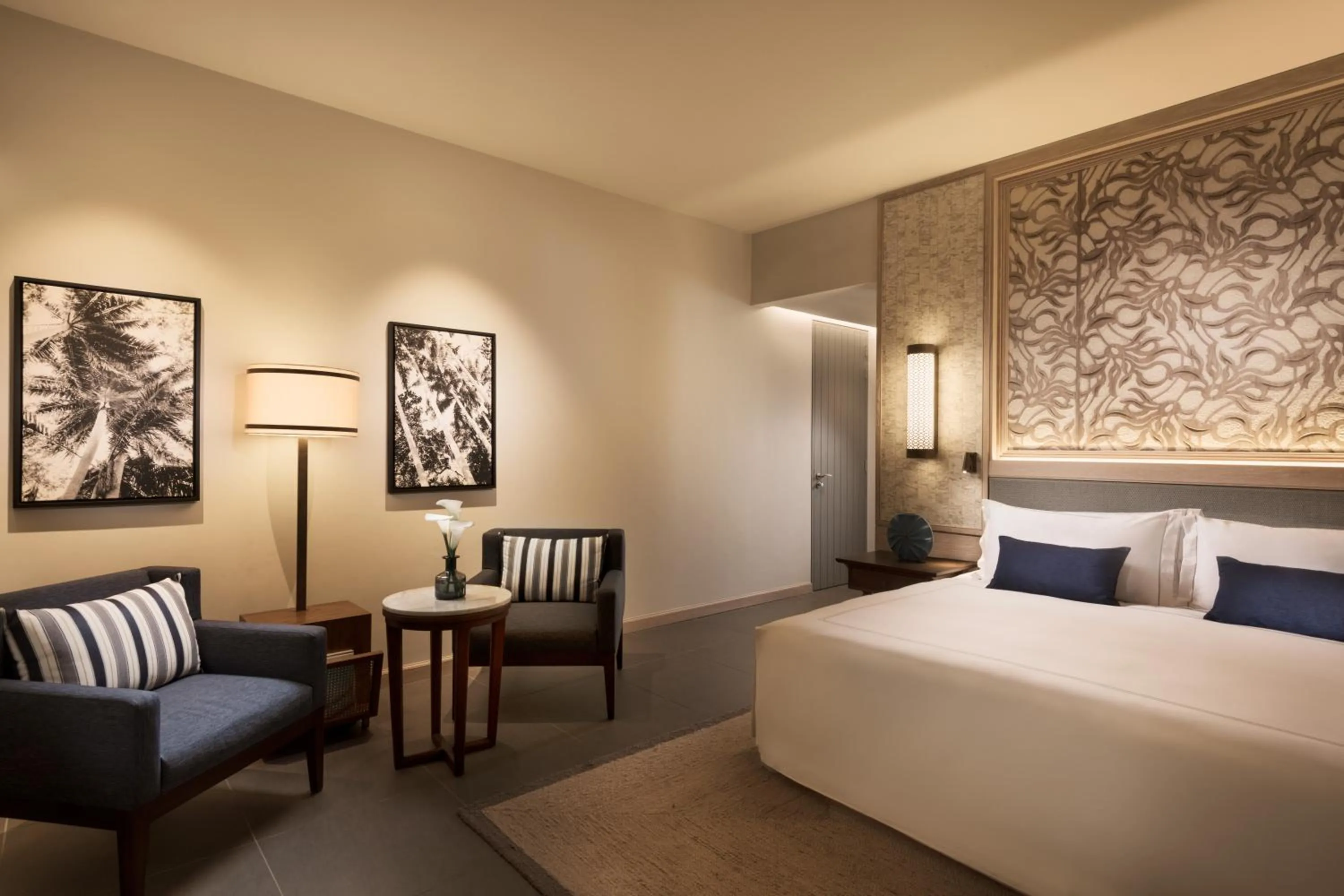 Photo of the whole room, Bed in Anantara Iko Mauritius Resort & Villas