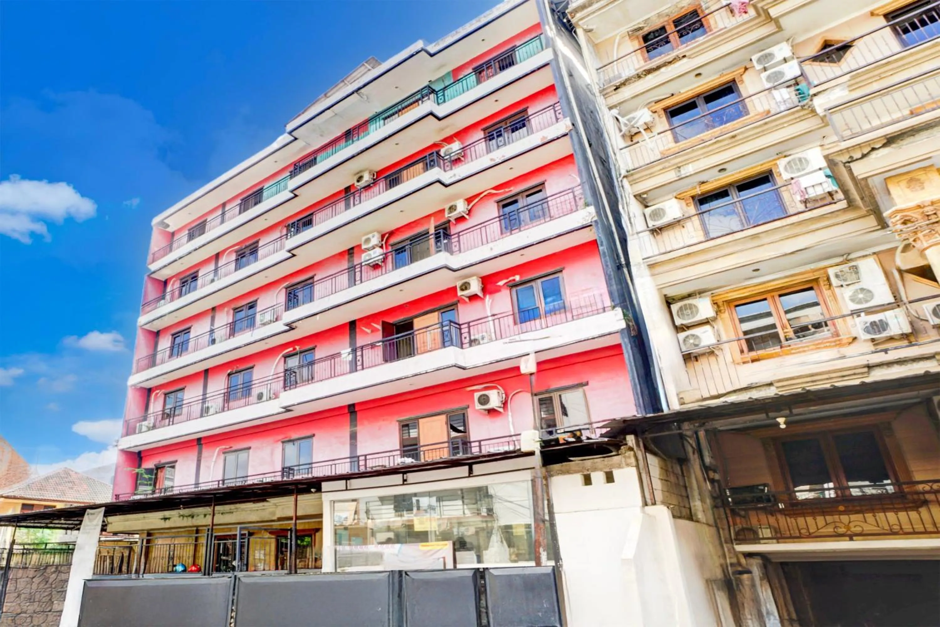 Facade/entrance in Petraya Residence Near City of tomorrow Mall