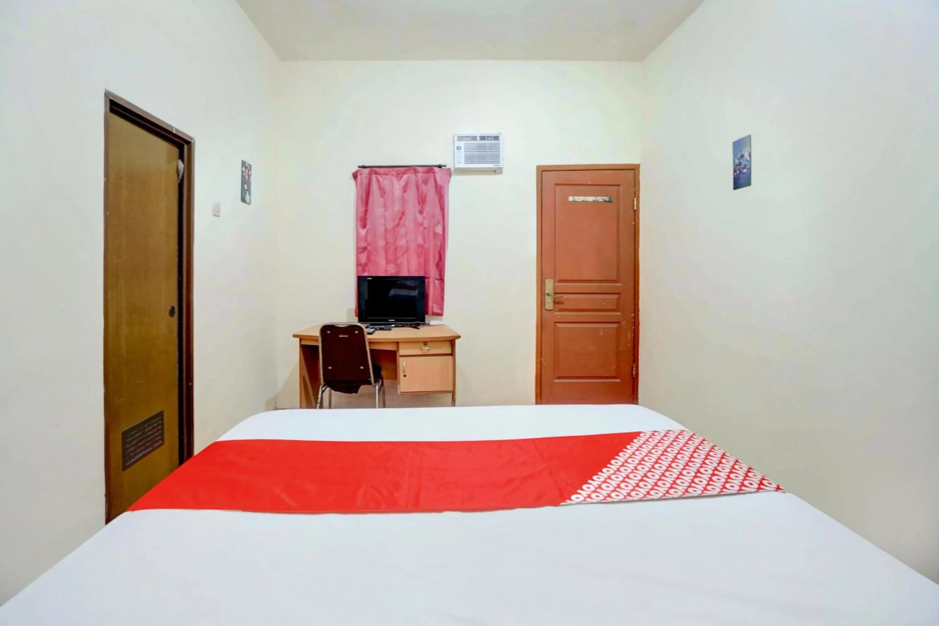 Bedroom in Petraya Residence Near City of tomorrow Mall