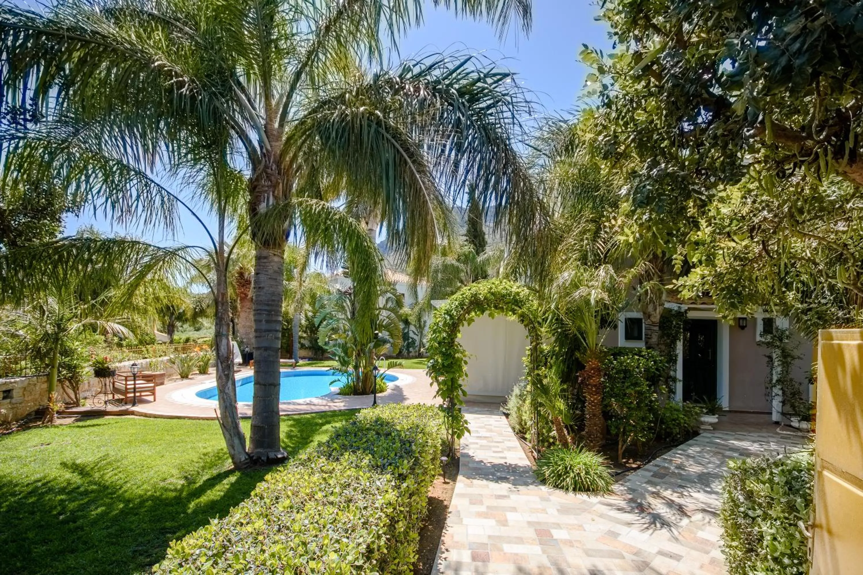 Spring in Pandora Villas