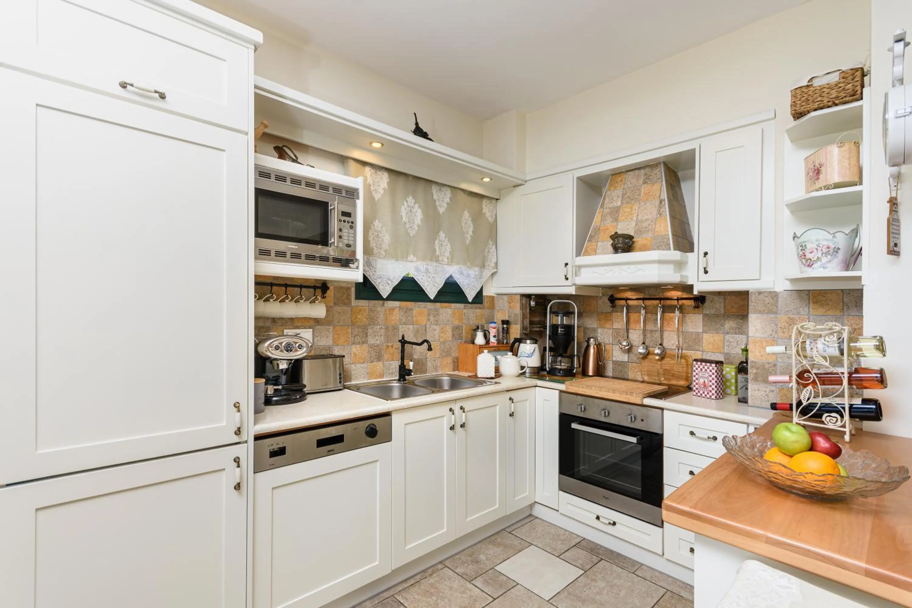 Kitchen or kitchenette in Pandora Villas