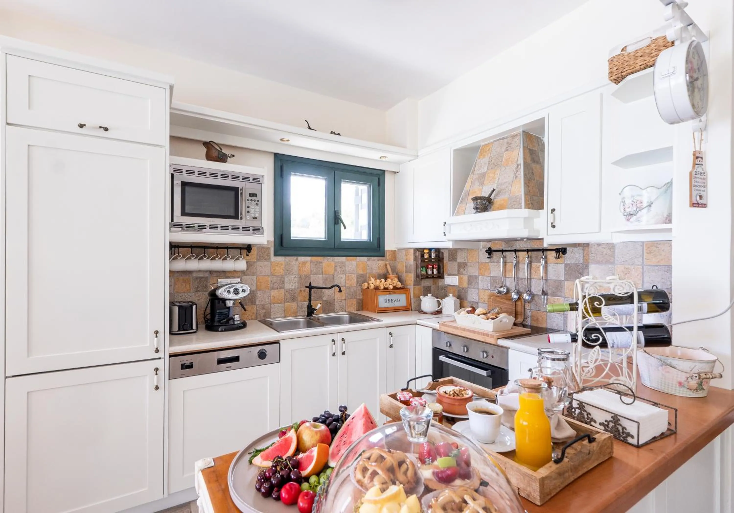 Breakfast in Pandora Villas