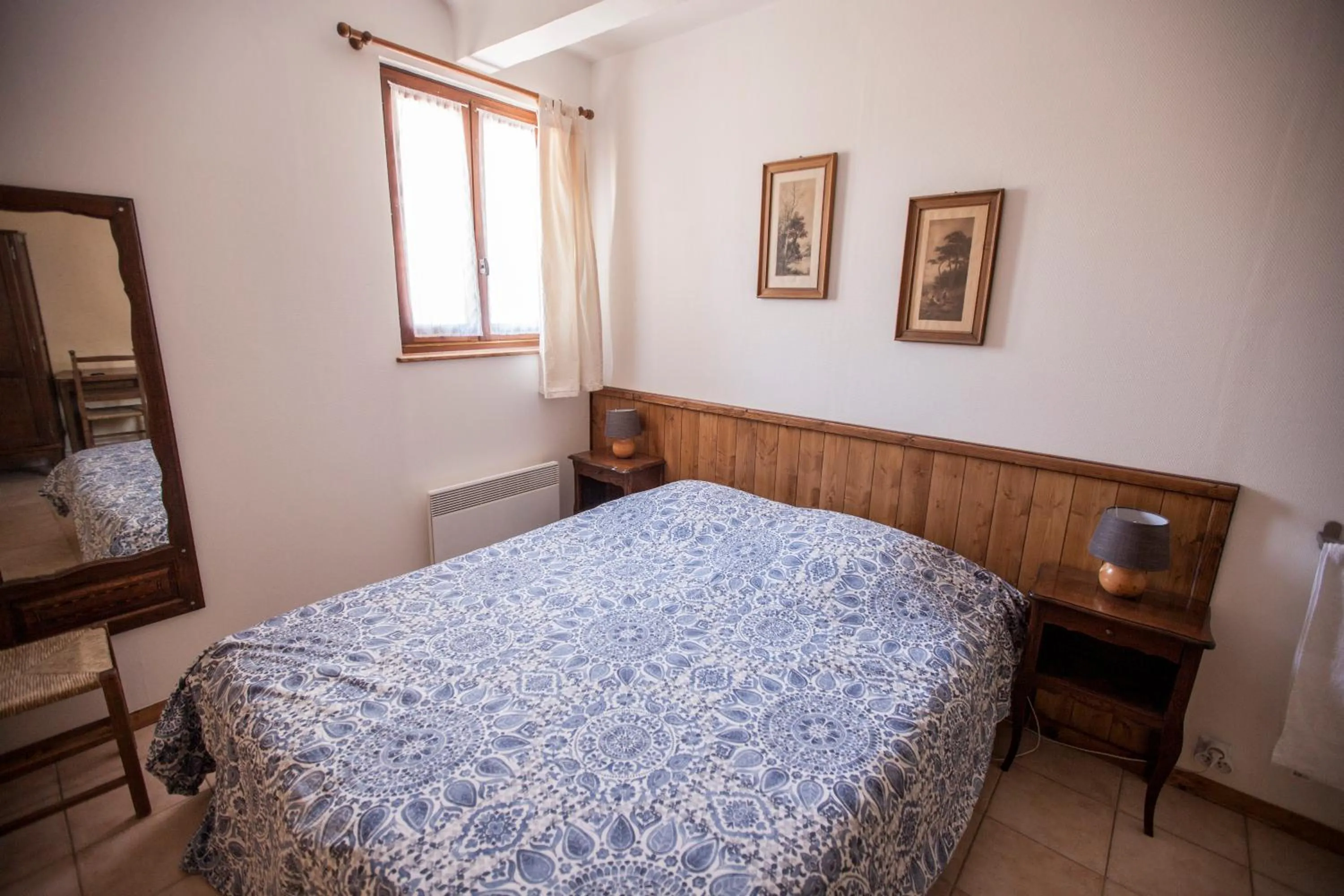 Double Room with Private External Bathroom in Hôtel de la Place