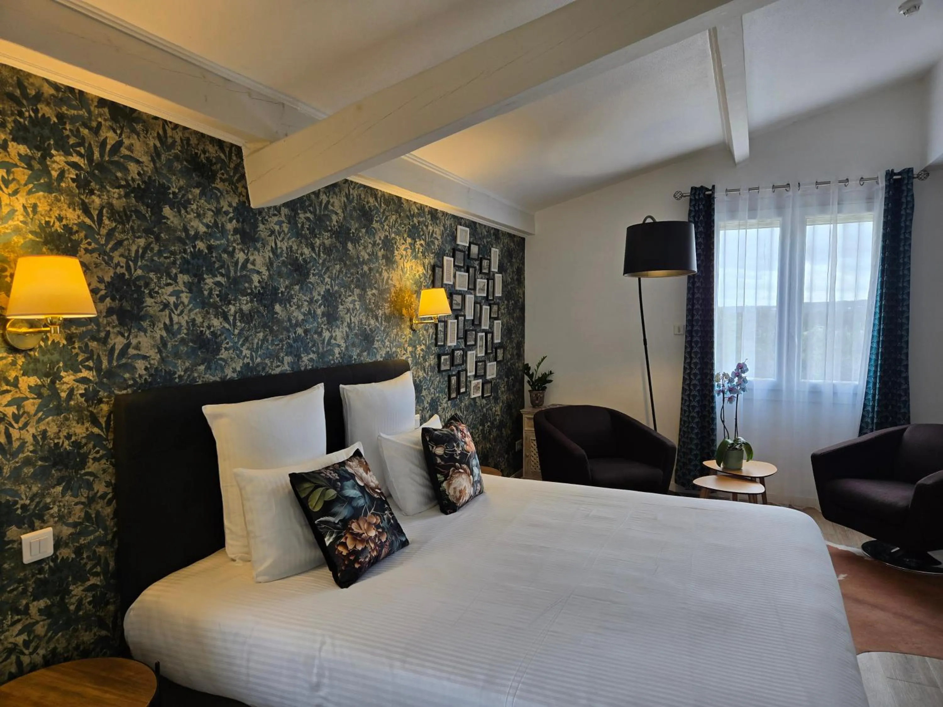 Bedroom, Bed in Hôtel Le SAINT-GENIÈS