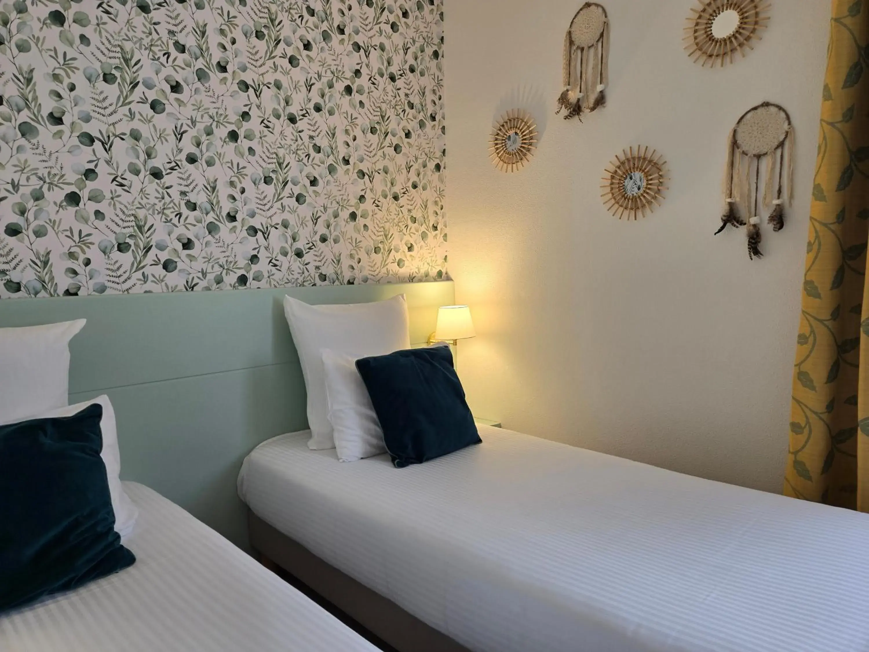 Twin Room in Hôtel Le SAINT-GENIÈS Twin Room in Hôtel Le SAINT-GENIÈS