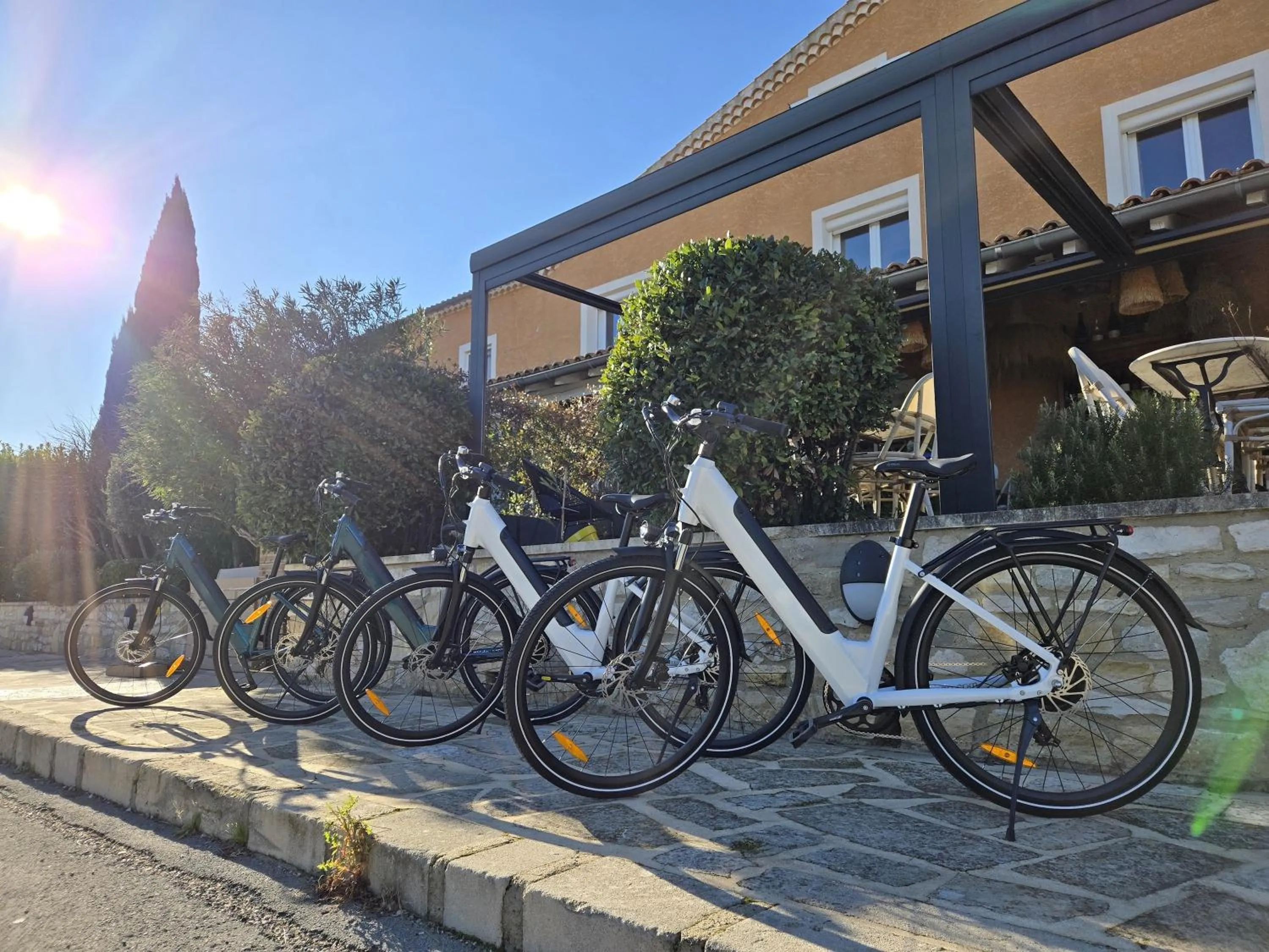 Cycling in Hôtel Le SAINT-GENIÈS